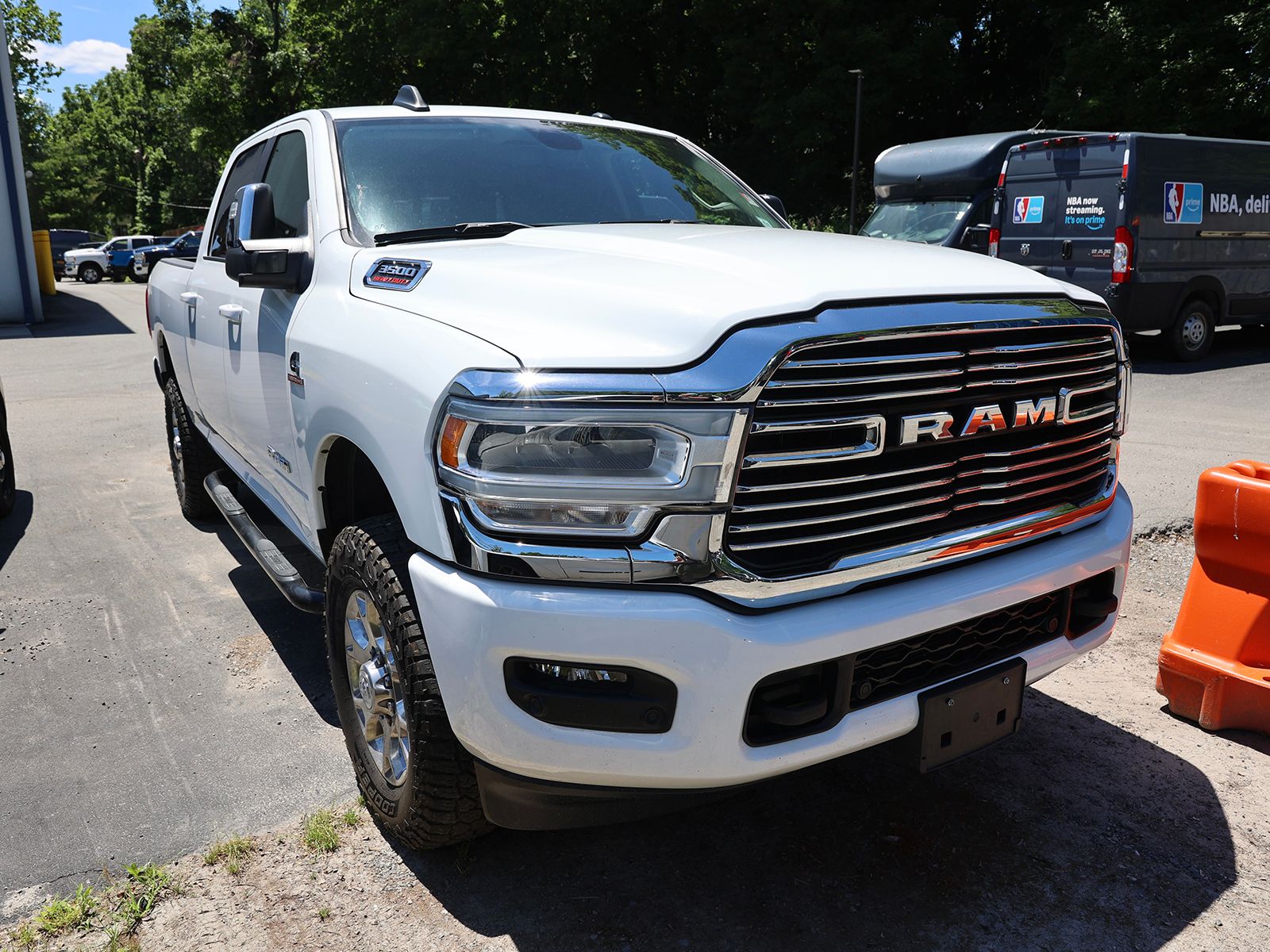 Photo view of 2024 Ram 3500 in White