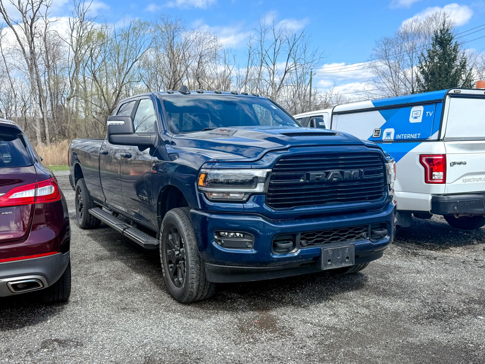 Photo view of 2023 Ram 3500 in Blue