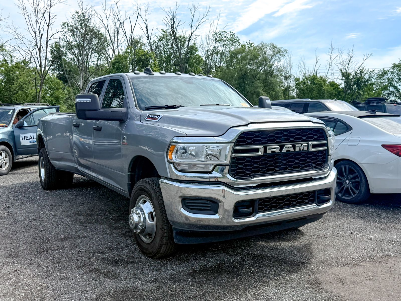 Photo view of 2024 Ram 3500 in Silver