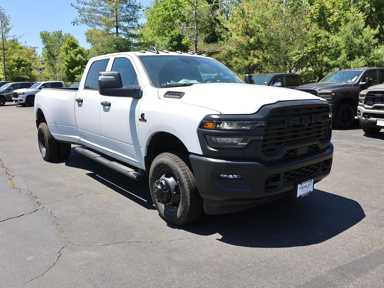 Photo view of 2026 Ram 3500 in White