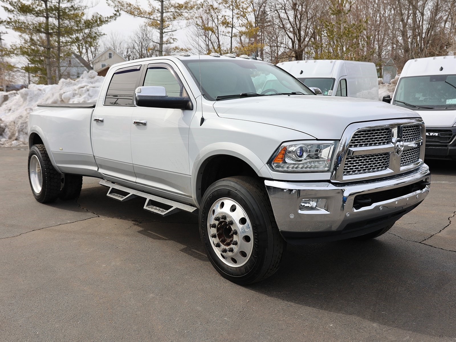 Photo view of 2016 Ram 3500 in White