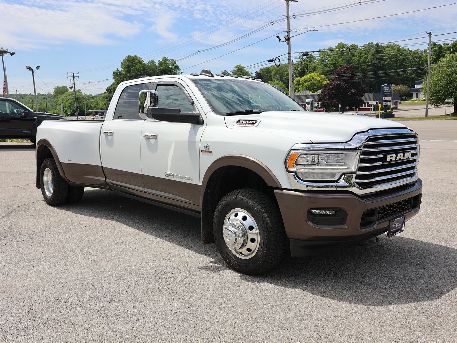 Photo view of 2022 Ram 3500 in White