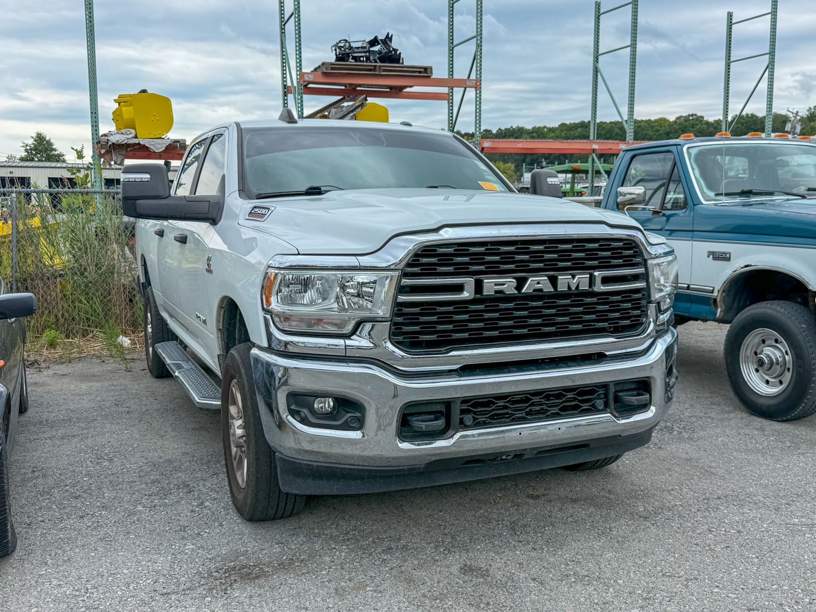 Photo view of 2023 Ram 2500 in White