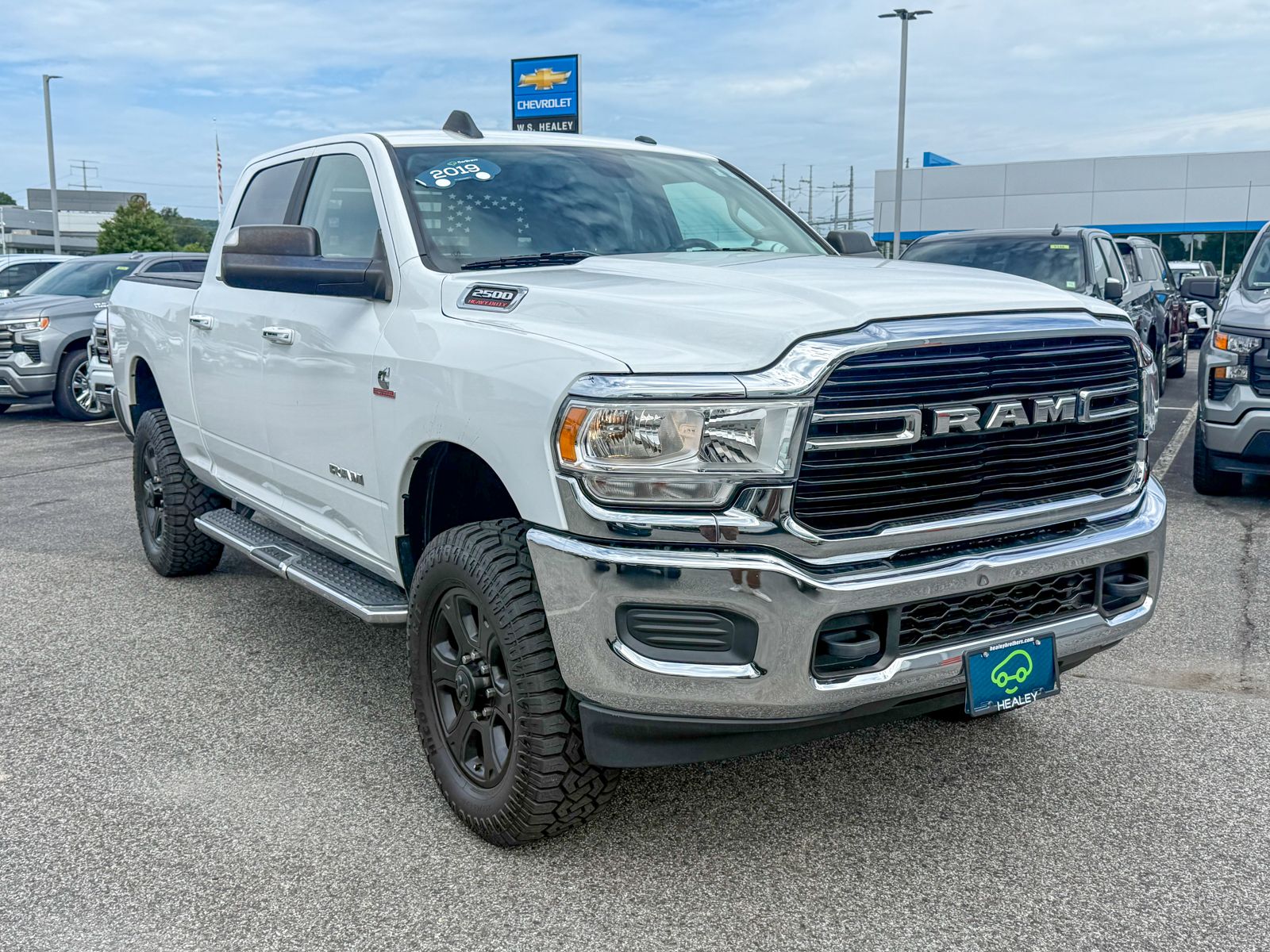 Photo view of 2019 Ram 2500 in White