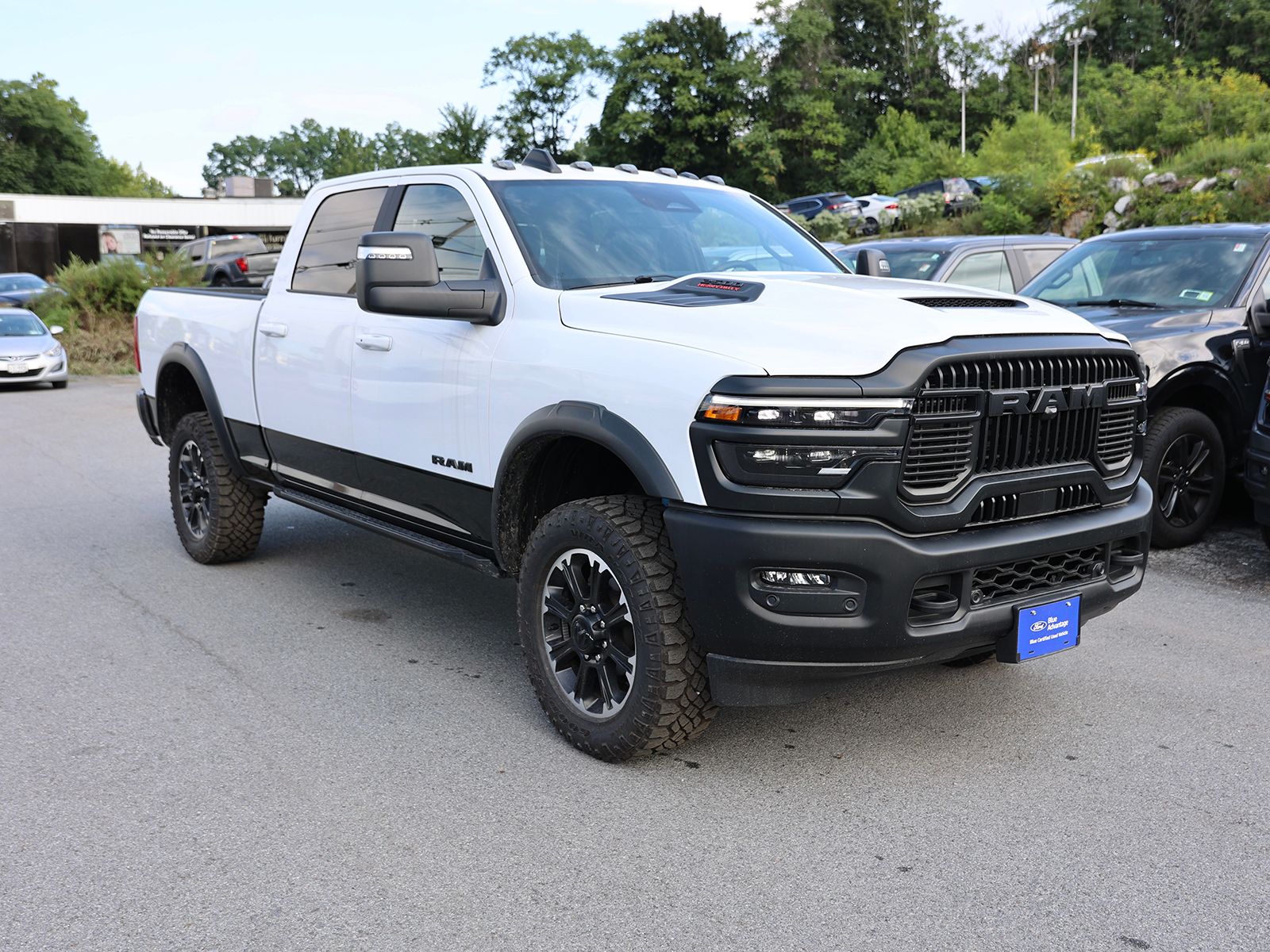 Photo view of 2025 Ram 2500 in White