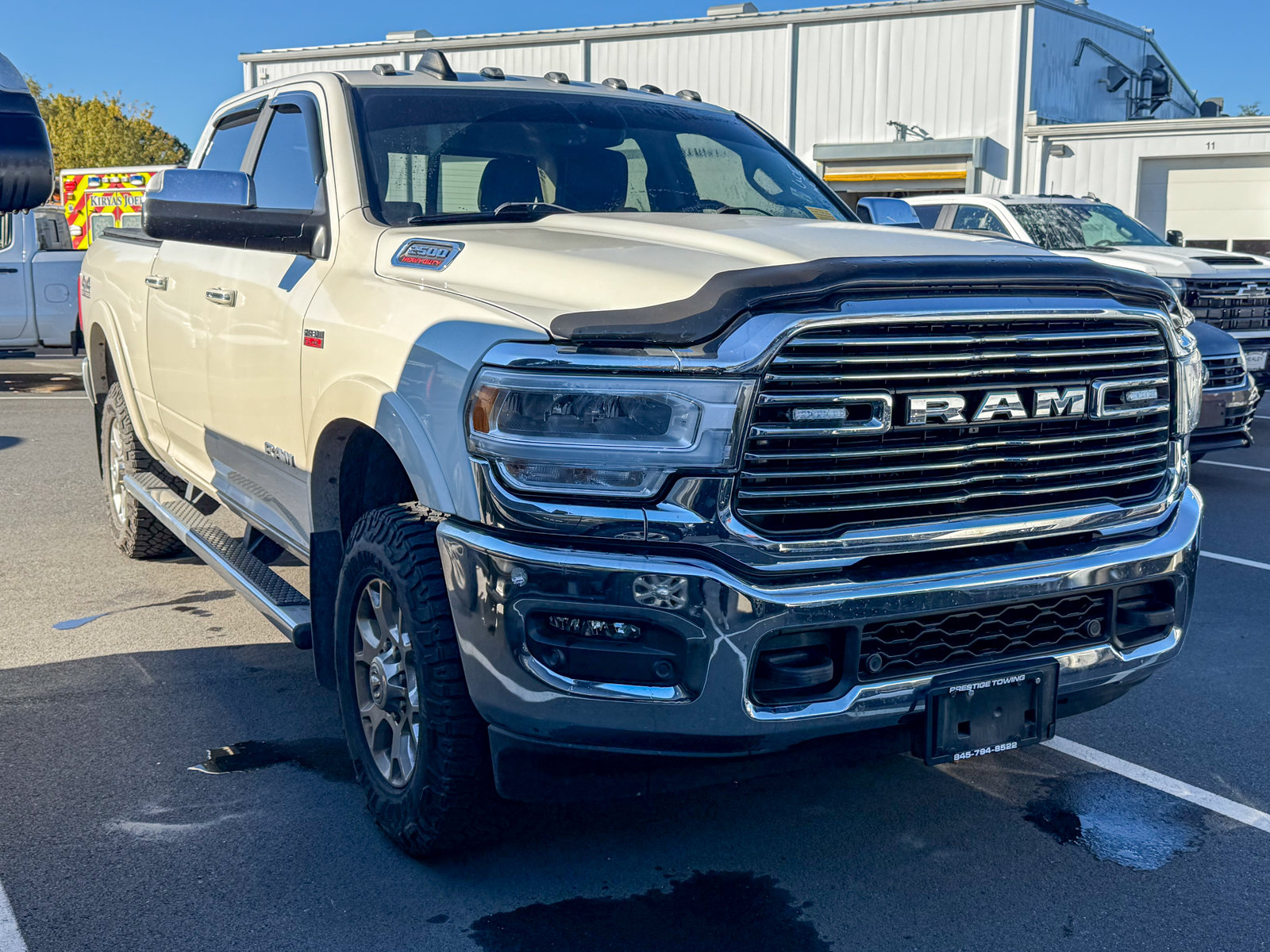 Photo view of 2022 Ram 2500 in White