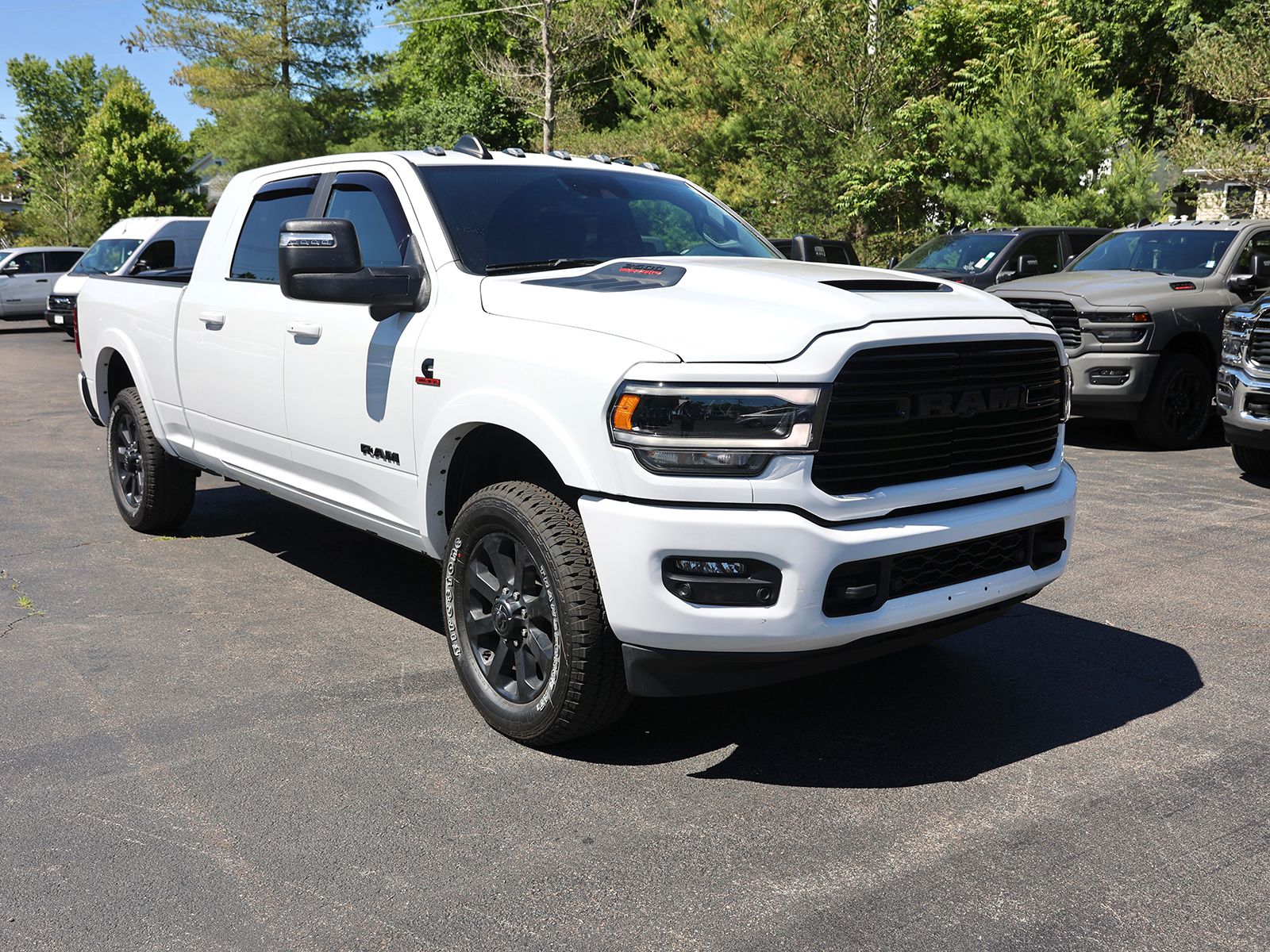 Photo view of 2024 Ram 2500 in White