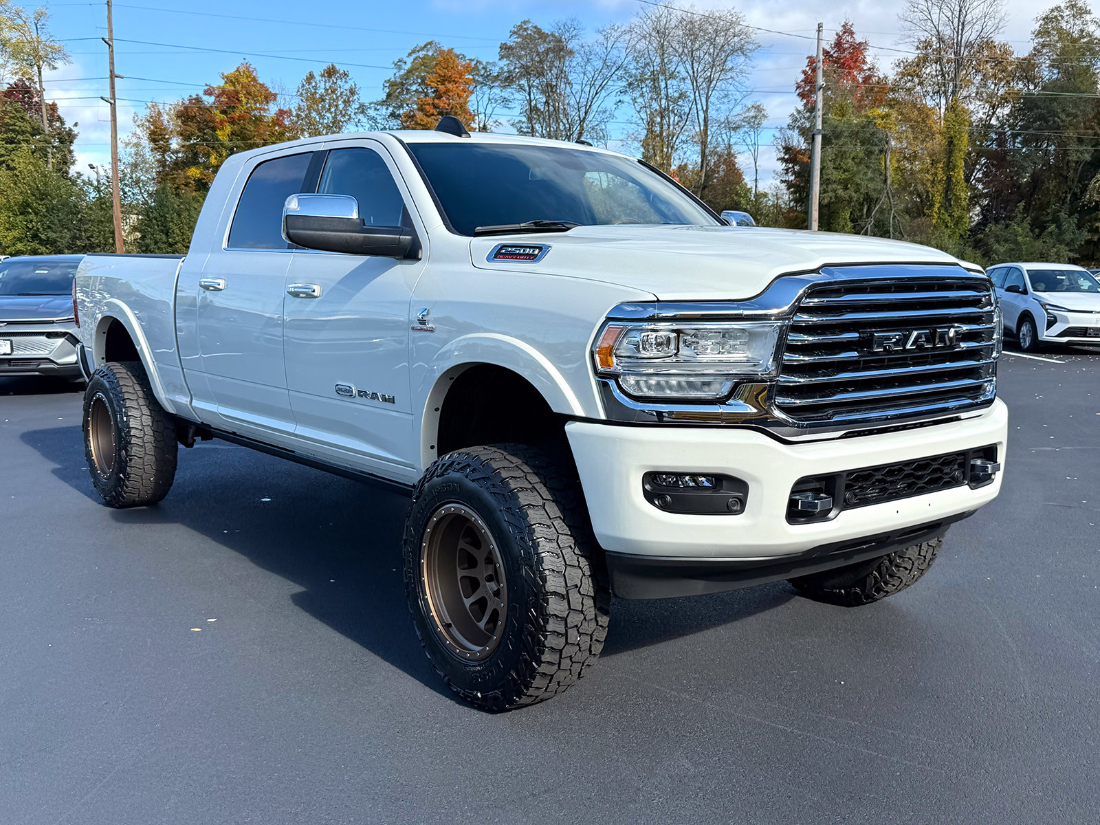 Photo view of 2022 Ram 2500 in White