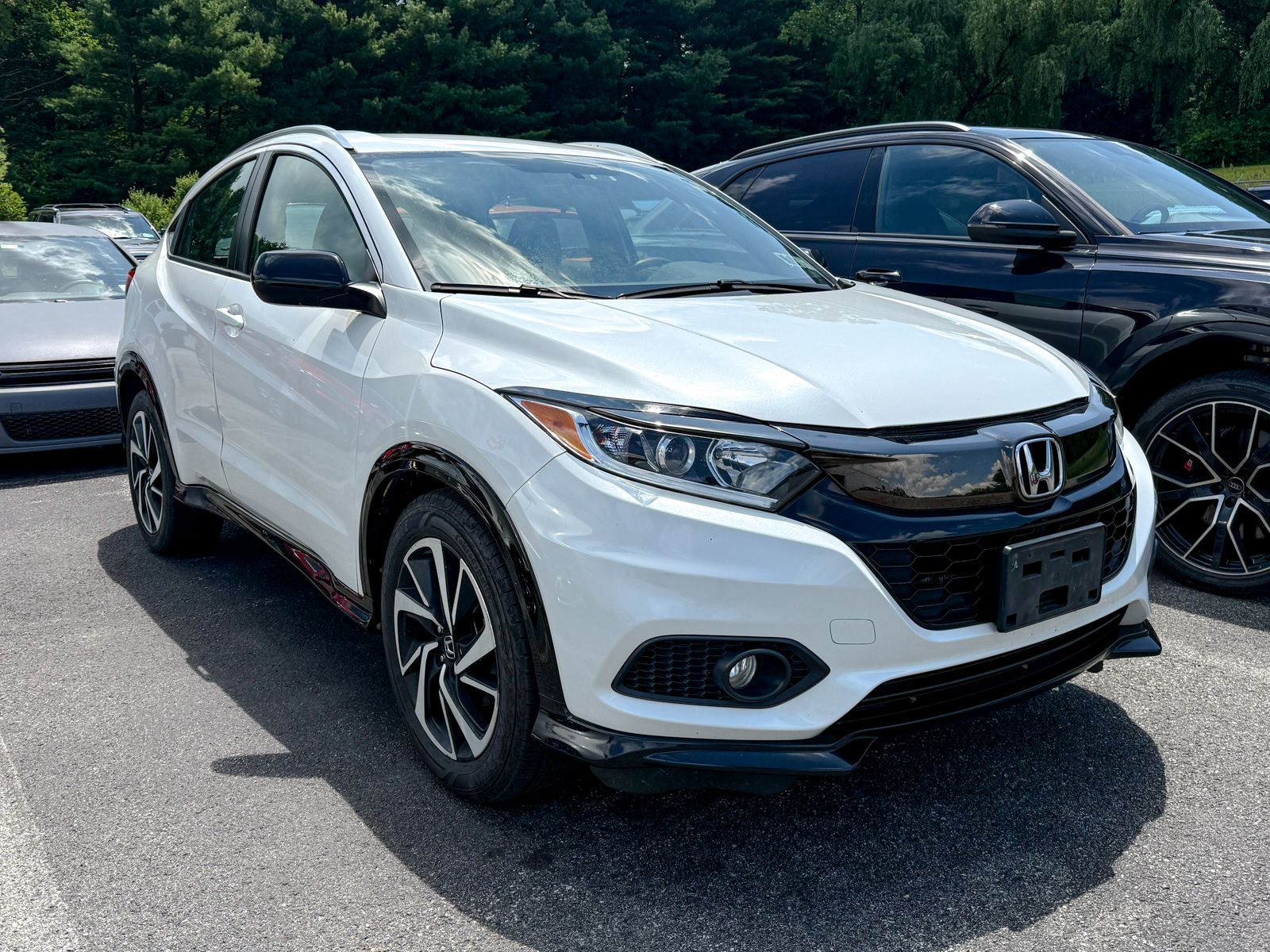 Photo view of 2020 Honda HR-V in White