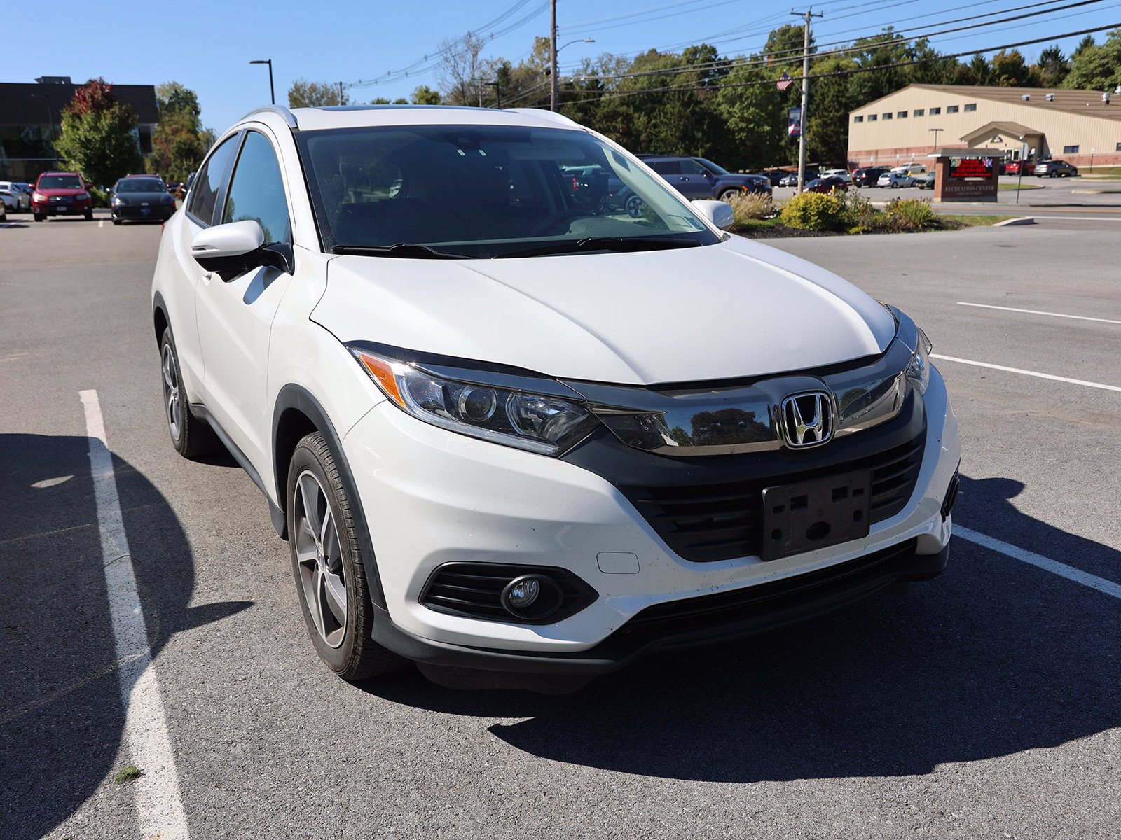 Photo view of 2022 Honda HR-V in White