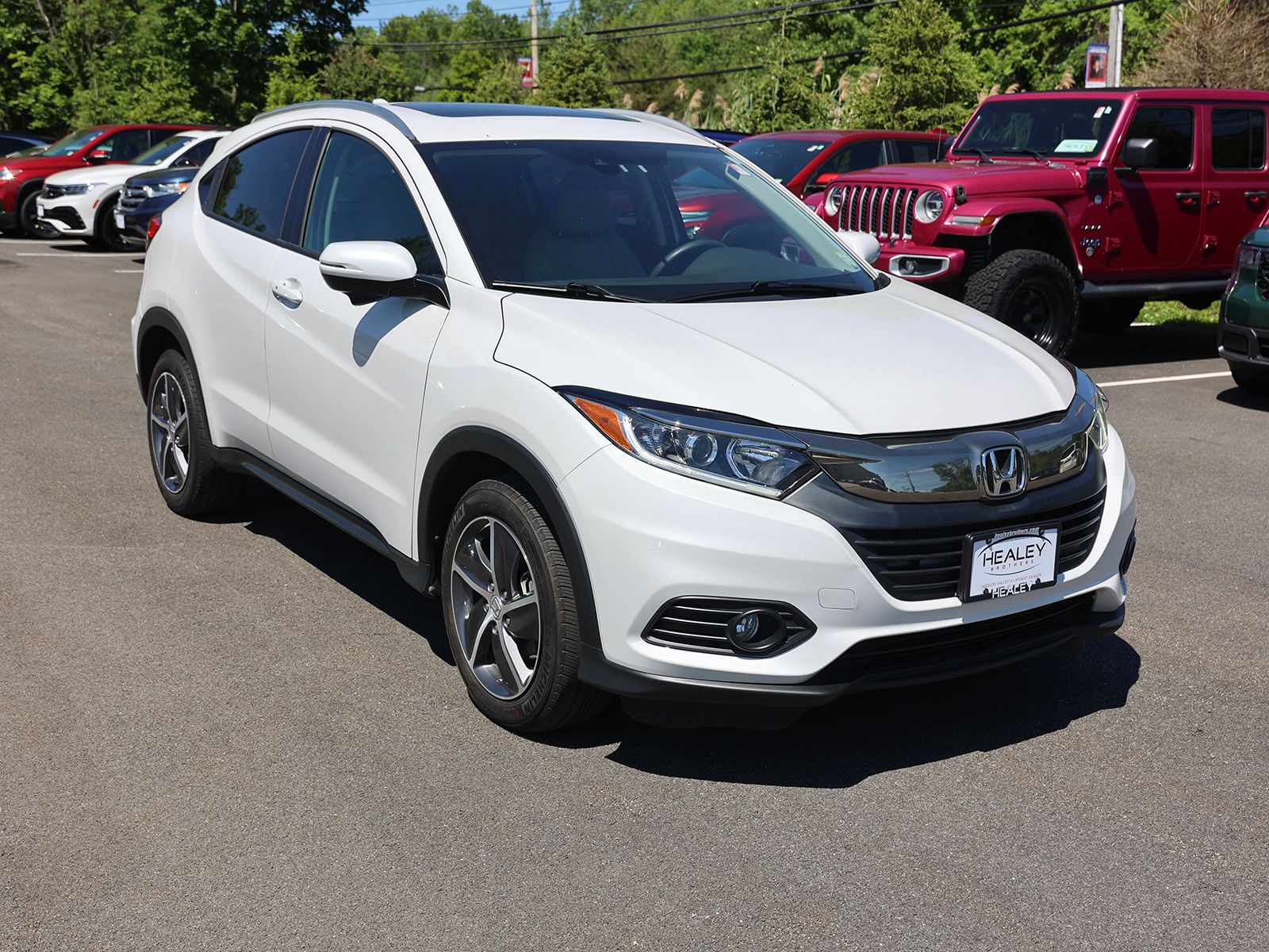 Photo view of 2021 Honda HR-V in White