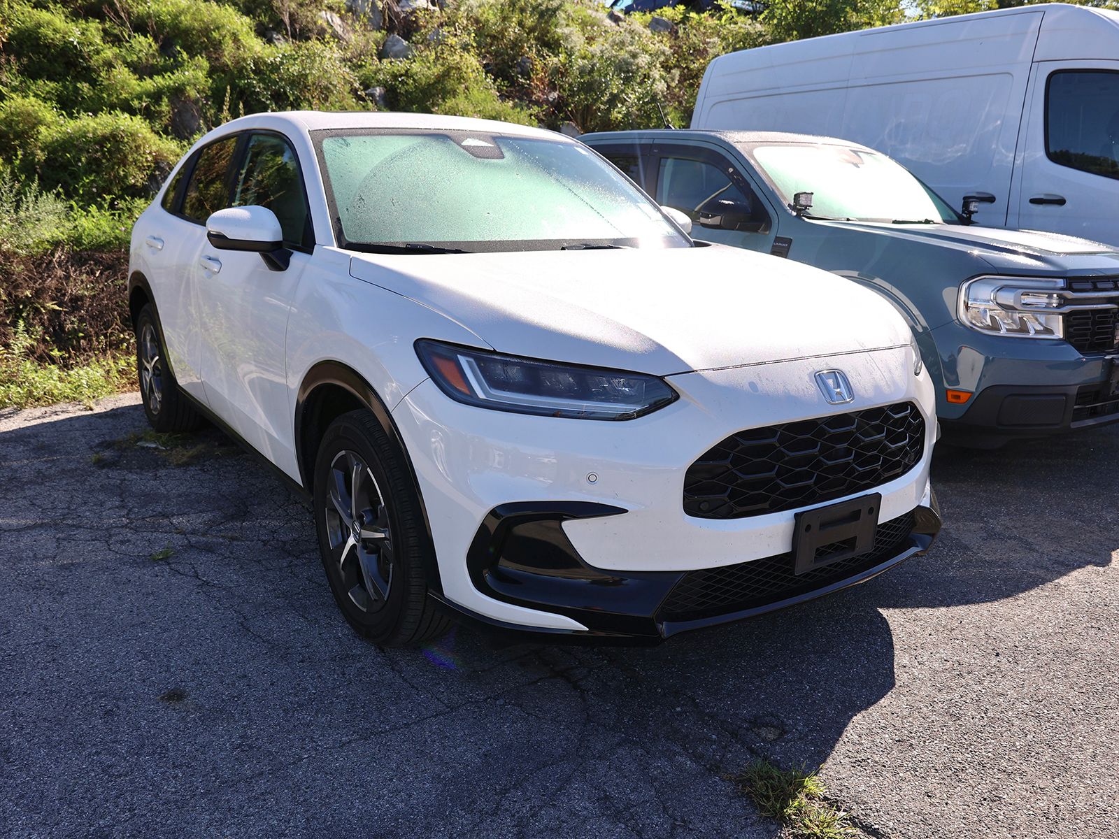 Photo view of 2025 Honda HR-V in White