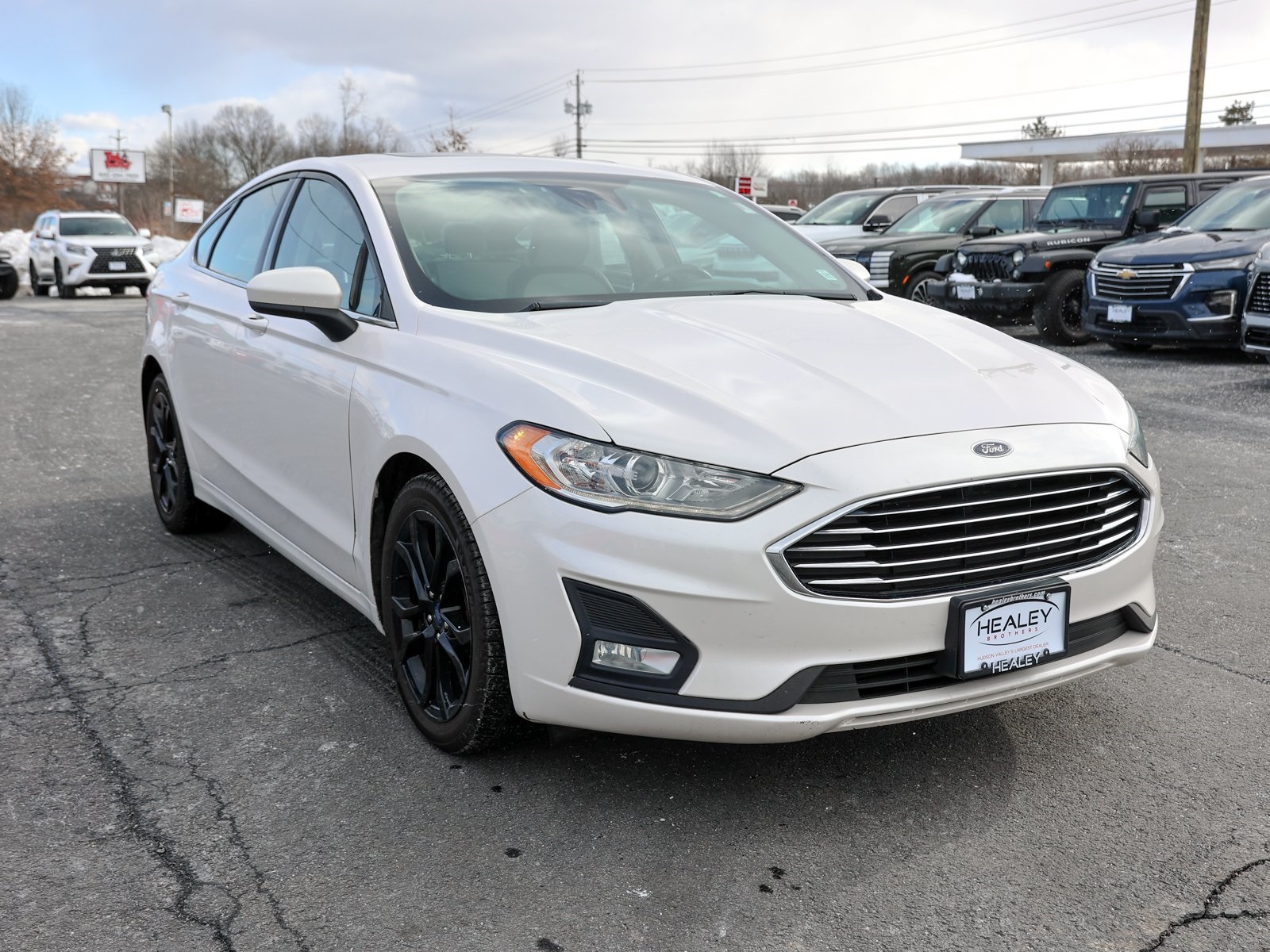 Photo view of 2019 Ford Fusion in White