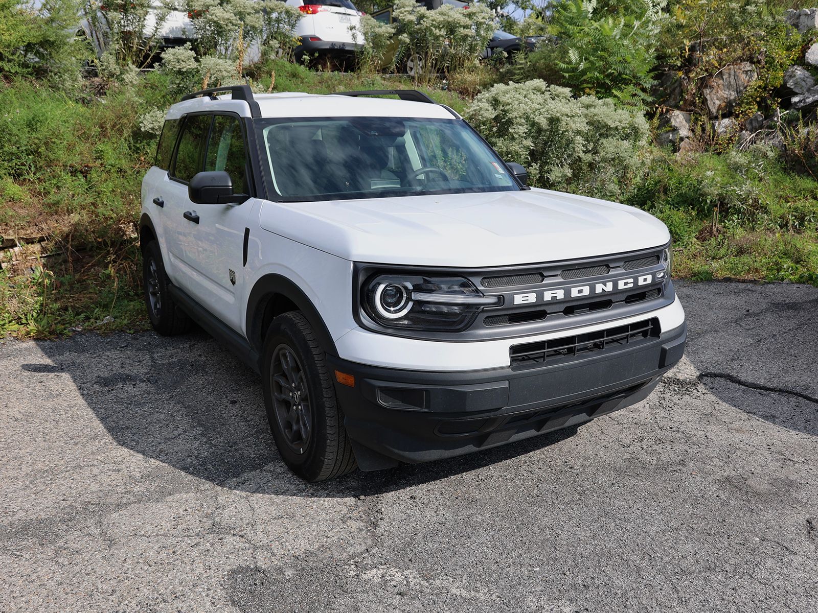 Photo view of 2024 Ford Bronco Sport in White