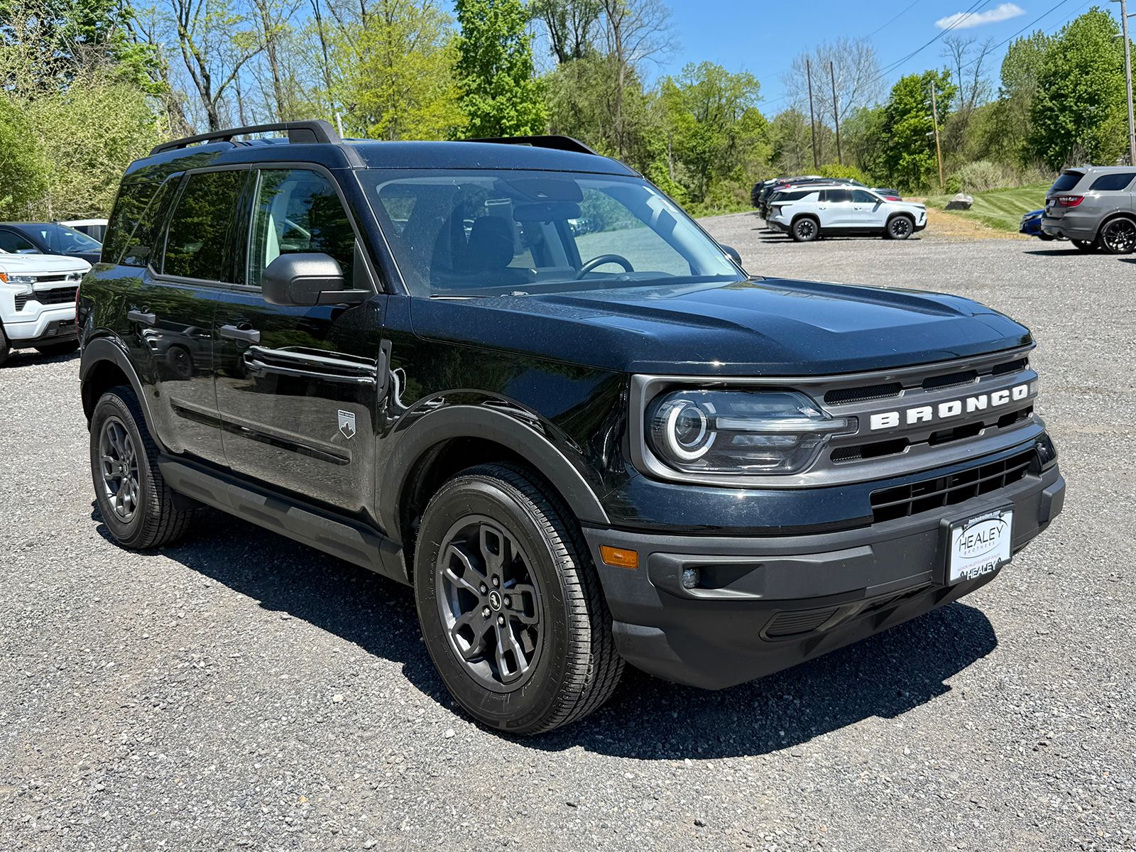 Photo view of 2022 Ford Bronco Sport in Black