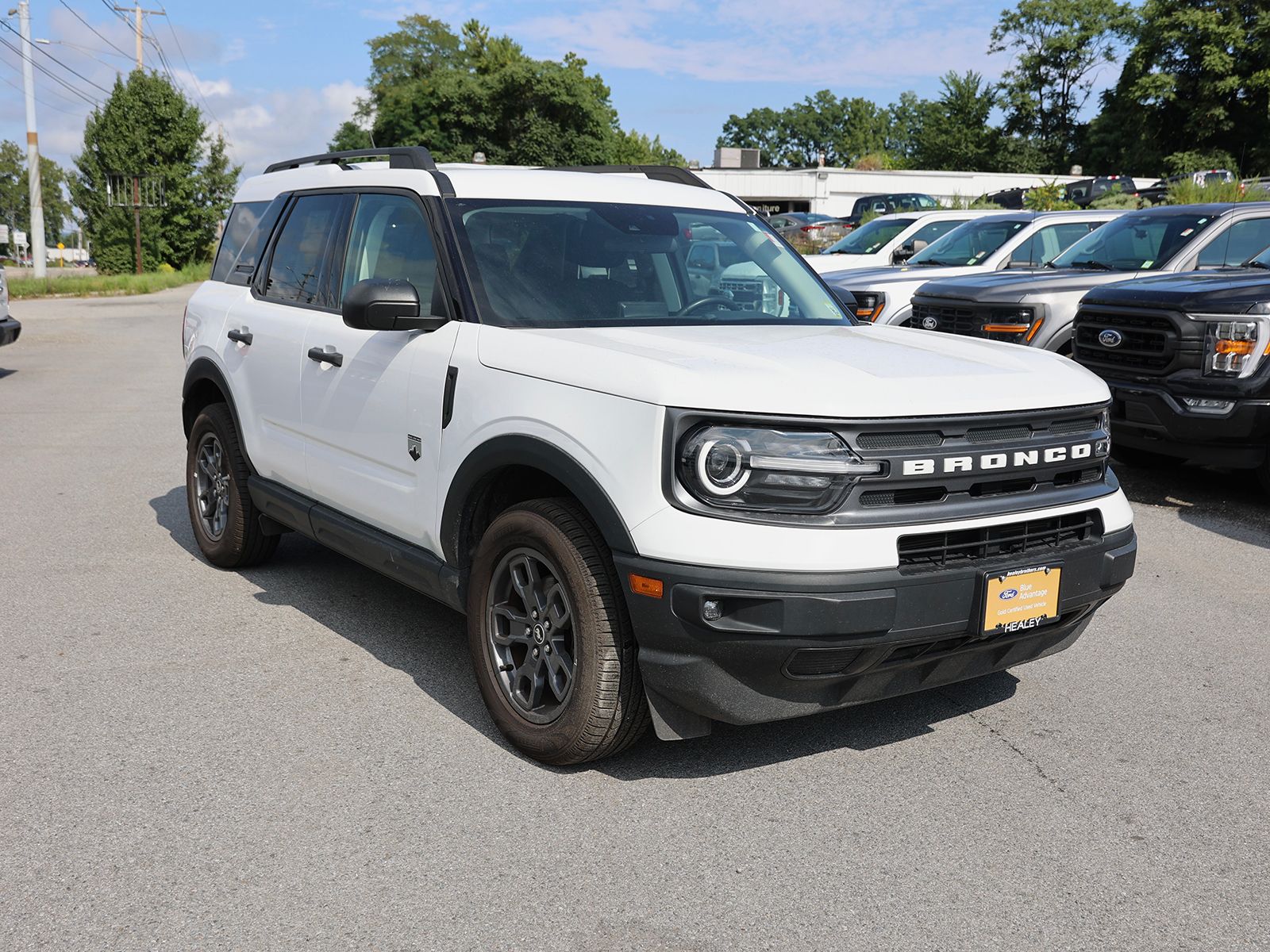 Photo view of 2024 Ford Bronco Sport in White