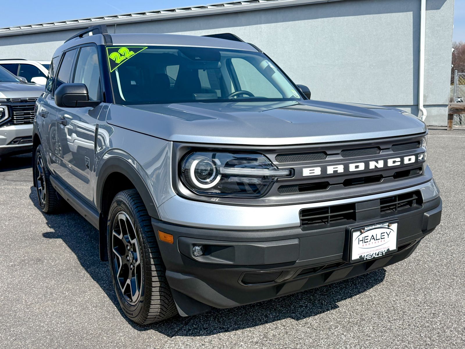 Photo view of 2022 Ford Bronco Sport in Silver
