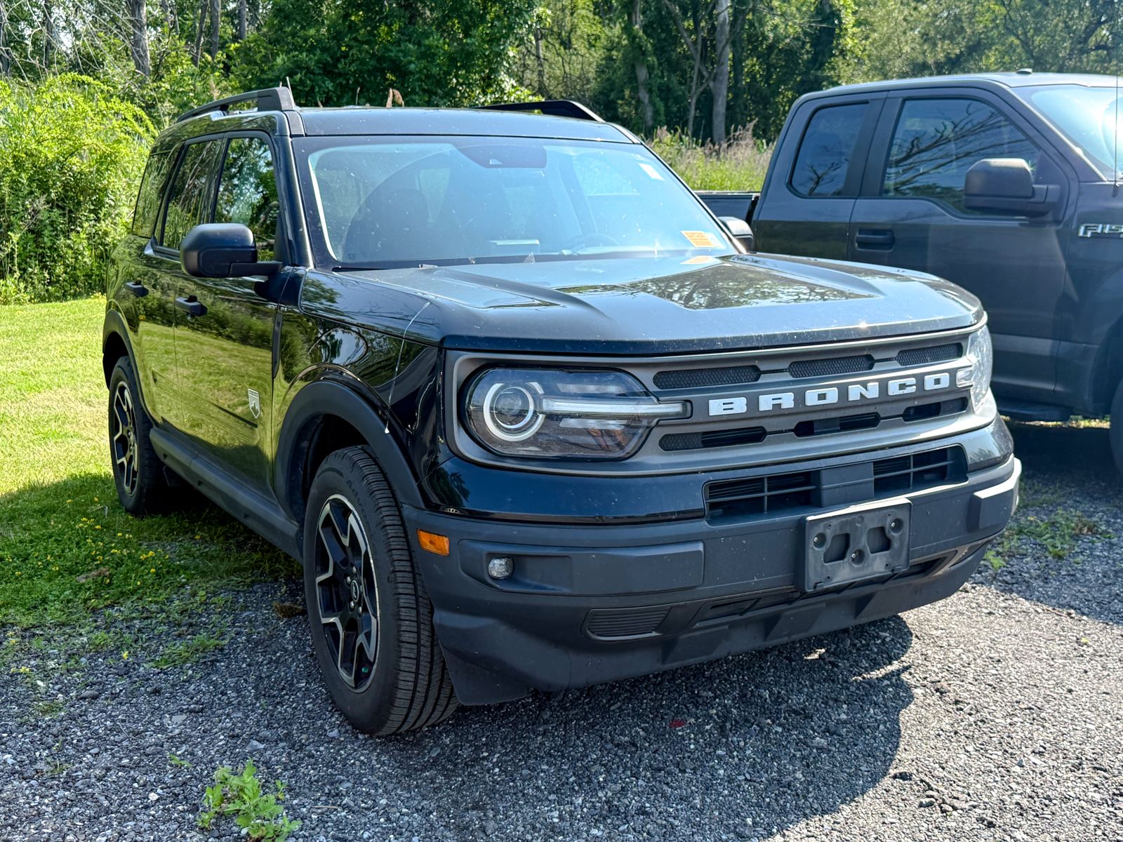 Photo view of 2021 Ford Bronco Sport in Black