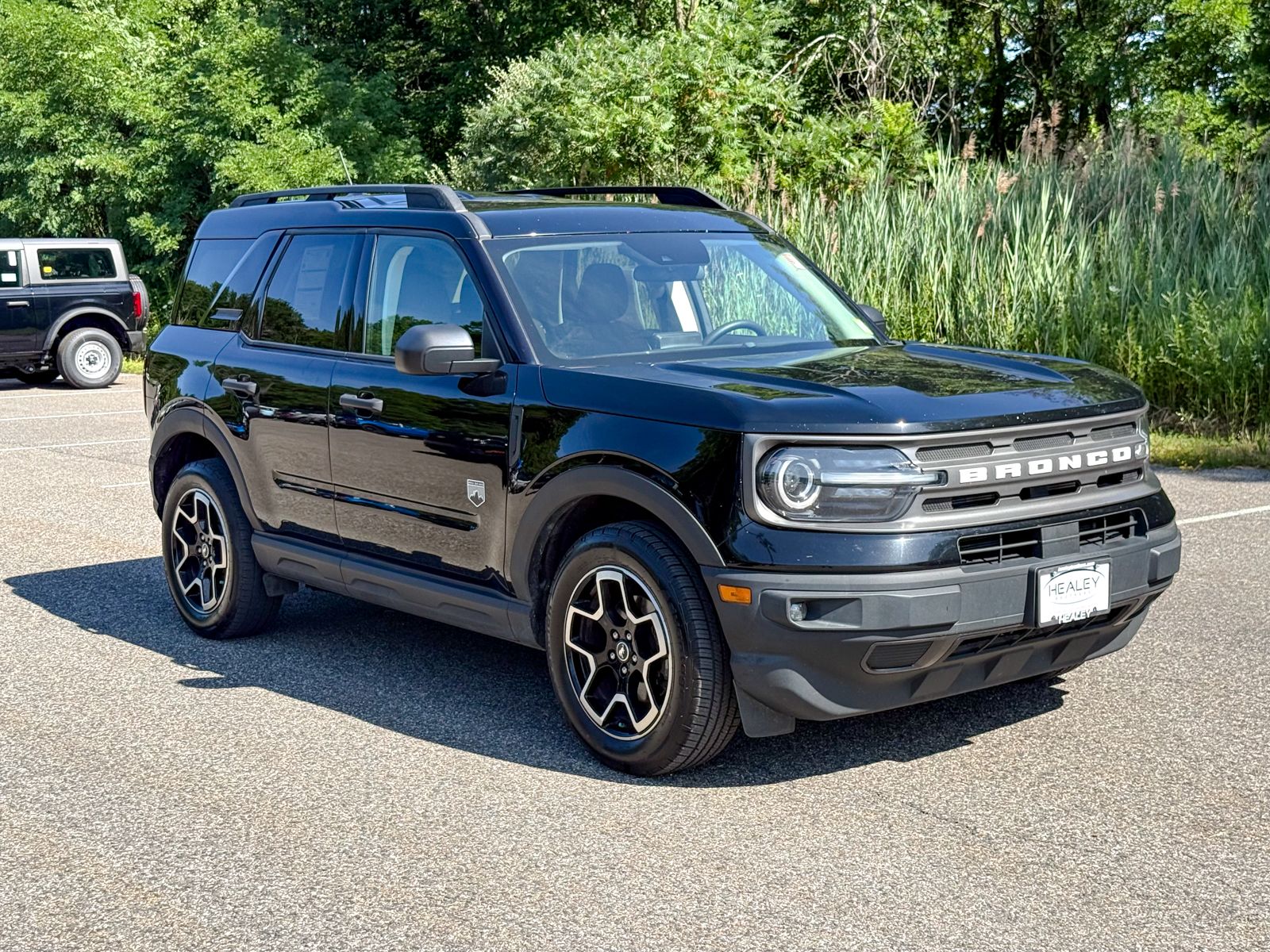 Photo view of 2021 Ford Bronco Sport in Black