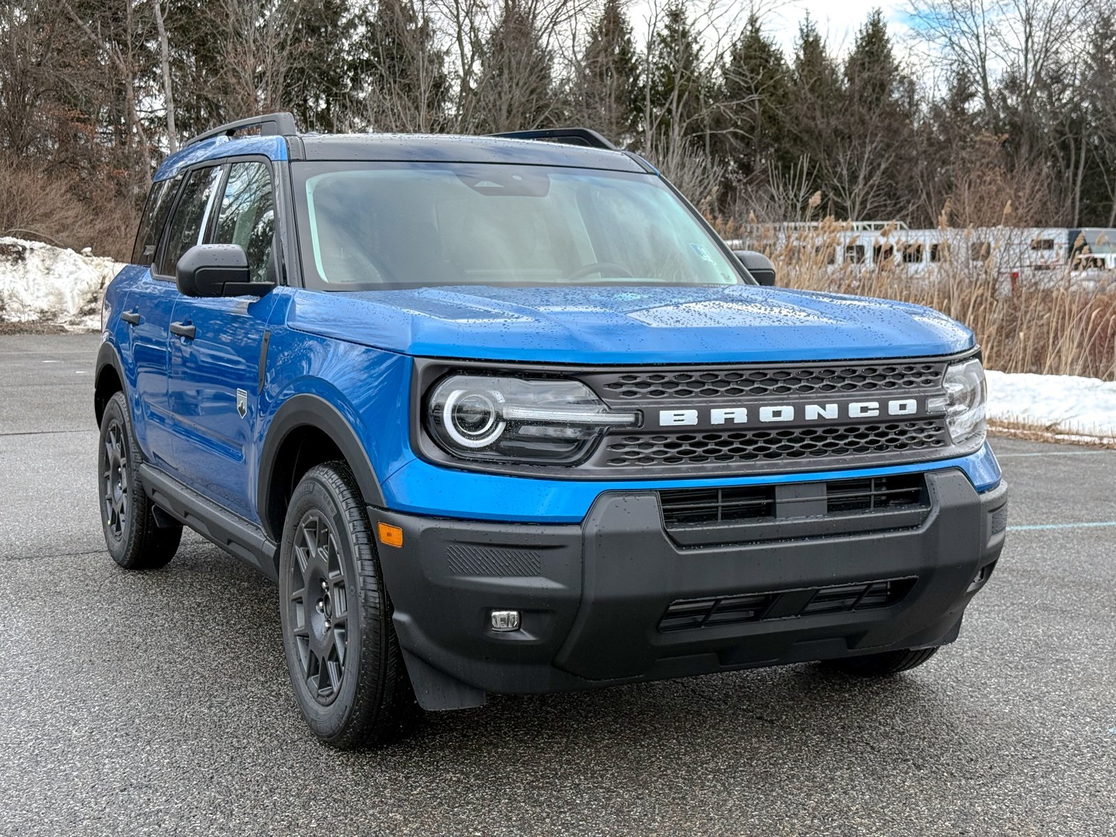 Photo view of 2025 Ford Bronco Sport in Blue
