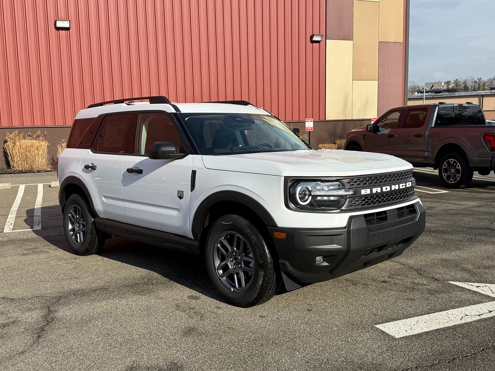 Photo view of 2025 Ford Bronco Sport in White