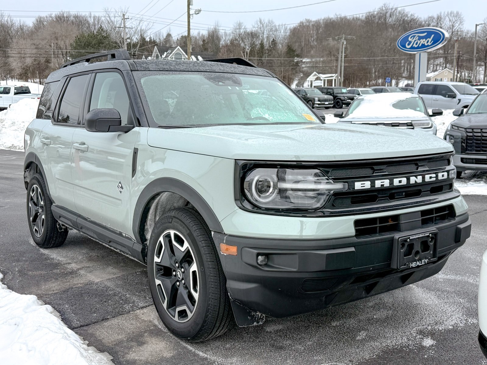 Photo view of 2024 Ford Bronco Sport in Gray