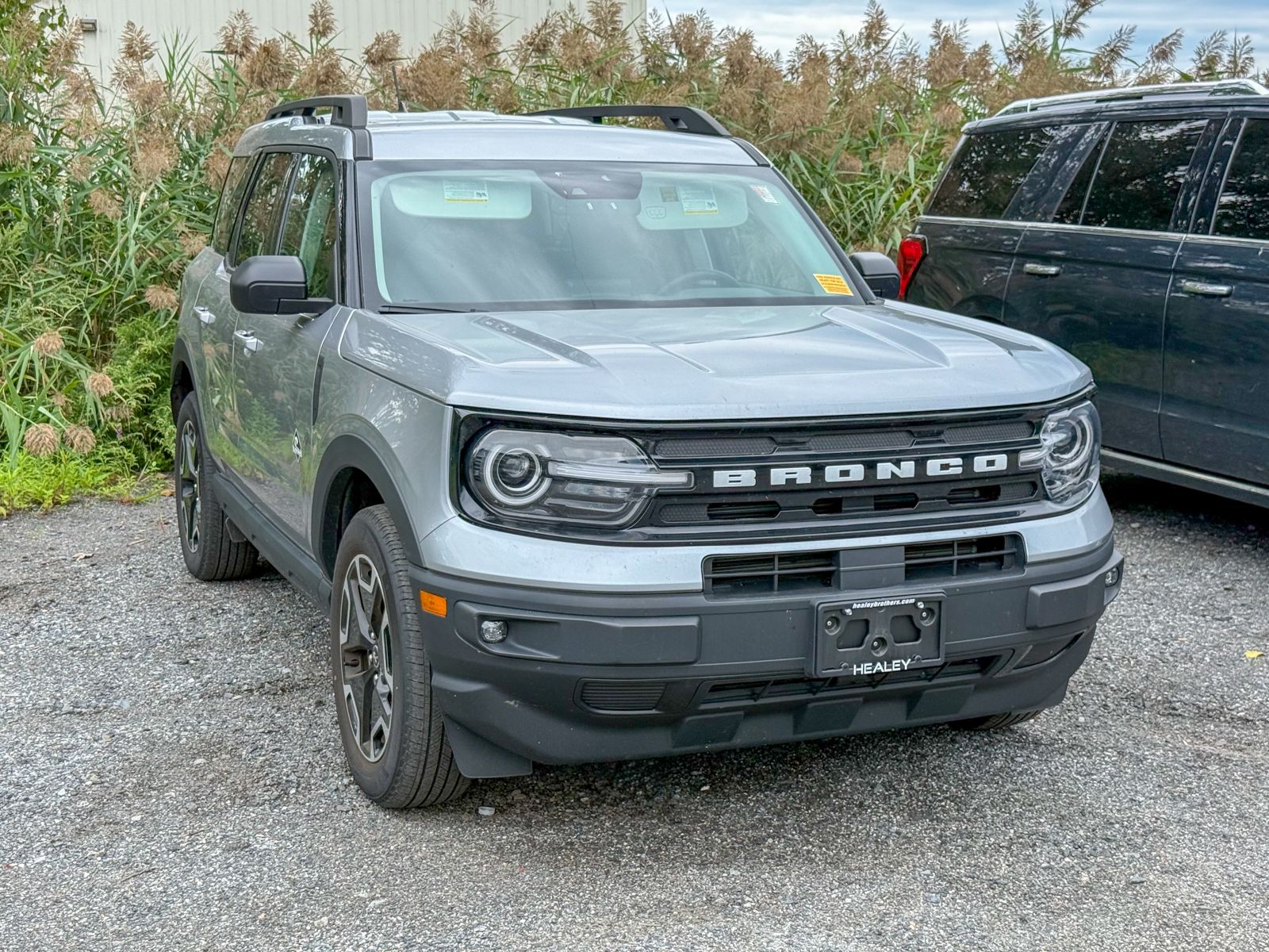 Photo view of 2023 Ford Bronco Sport in Silver