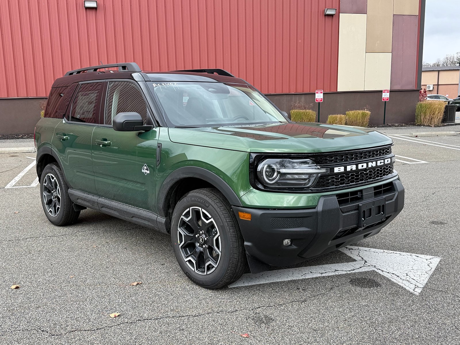 Photo view of 2025 Ford Bronco Sport in Green