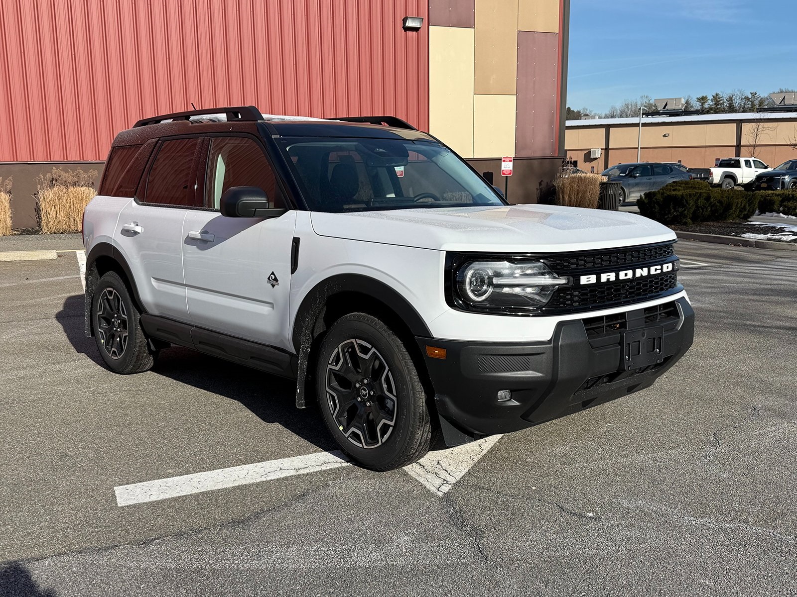 Photo view of 2025 Ford Bronco Sport in White