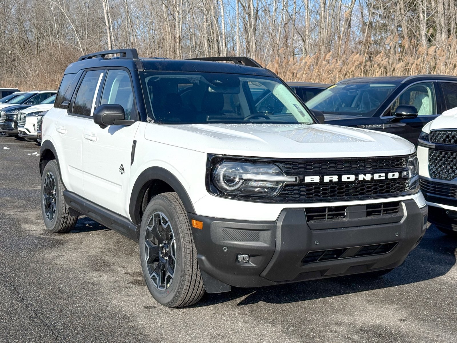 Photo view of 2025 Ford Bronco Sport in White