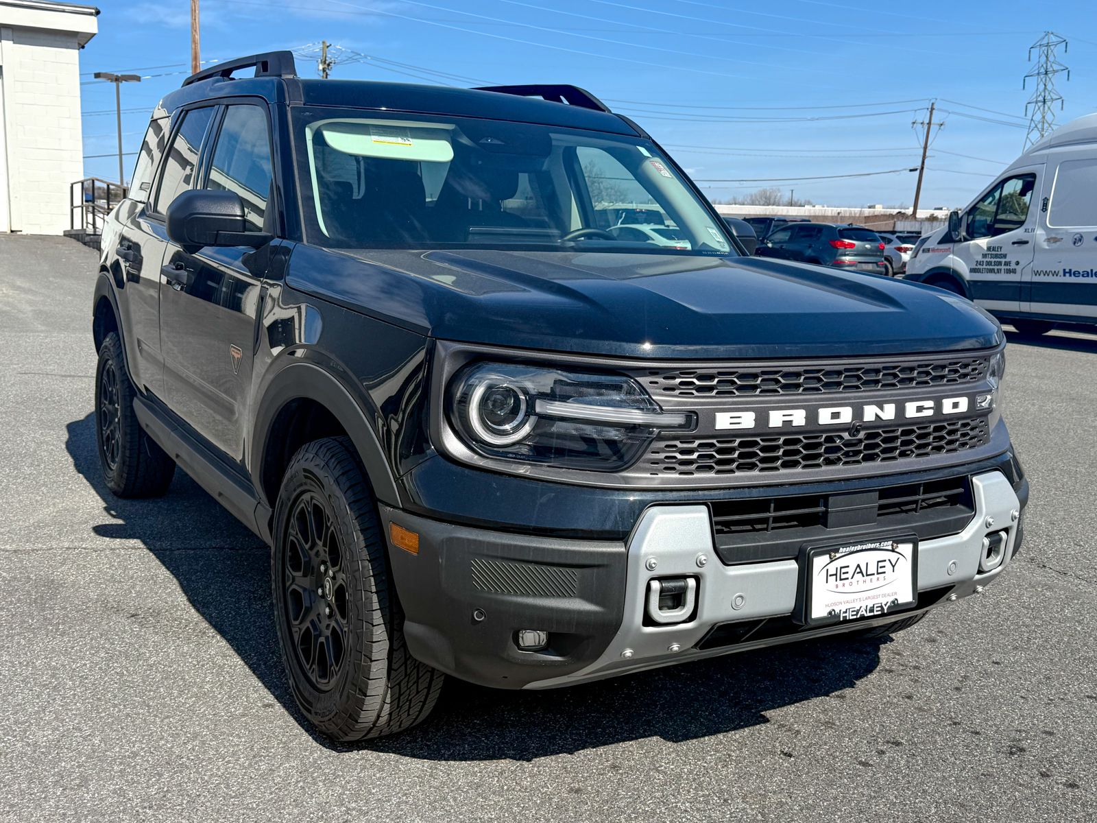 Photo view of 2025 Ford Bronco Sport in Black