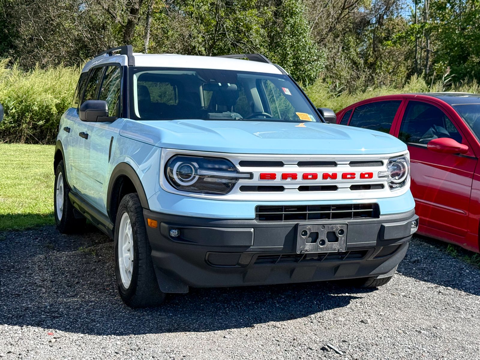 Photo view of 2024 Ford Bronco Sport in Blue