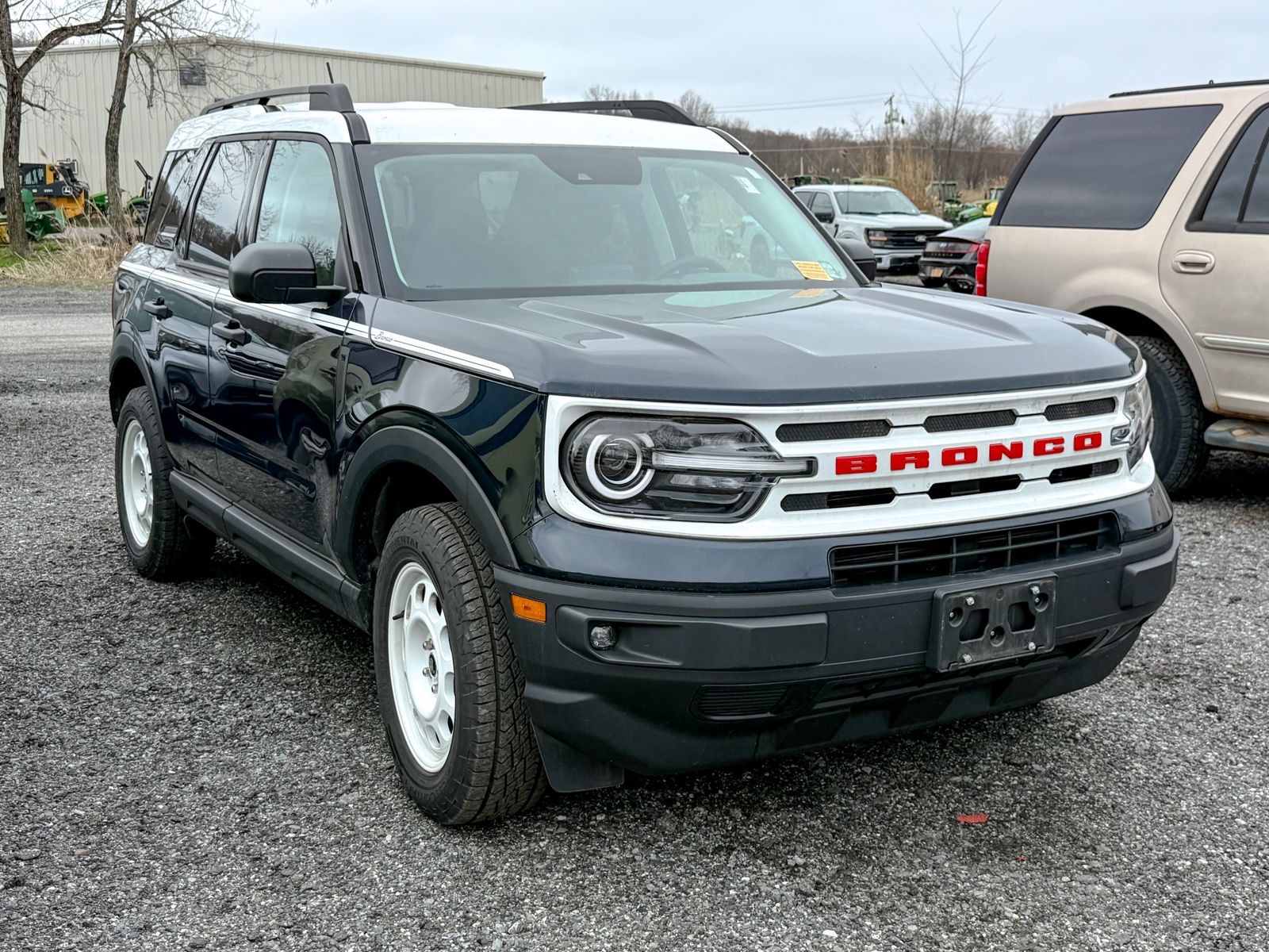 Photo view of 2023 Ford Bronco Sport in Blue