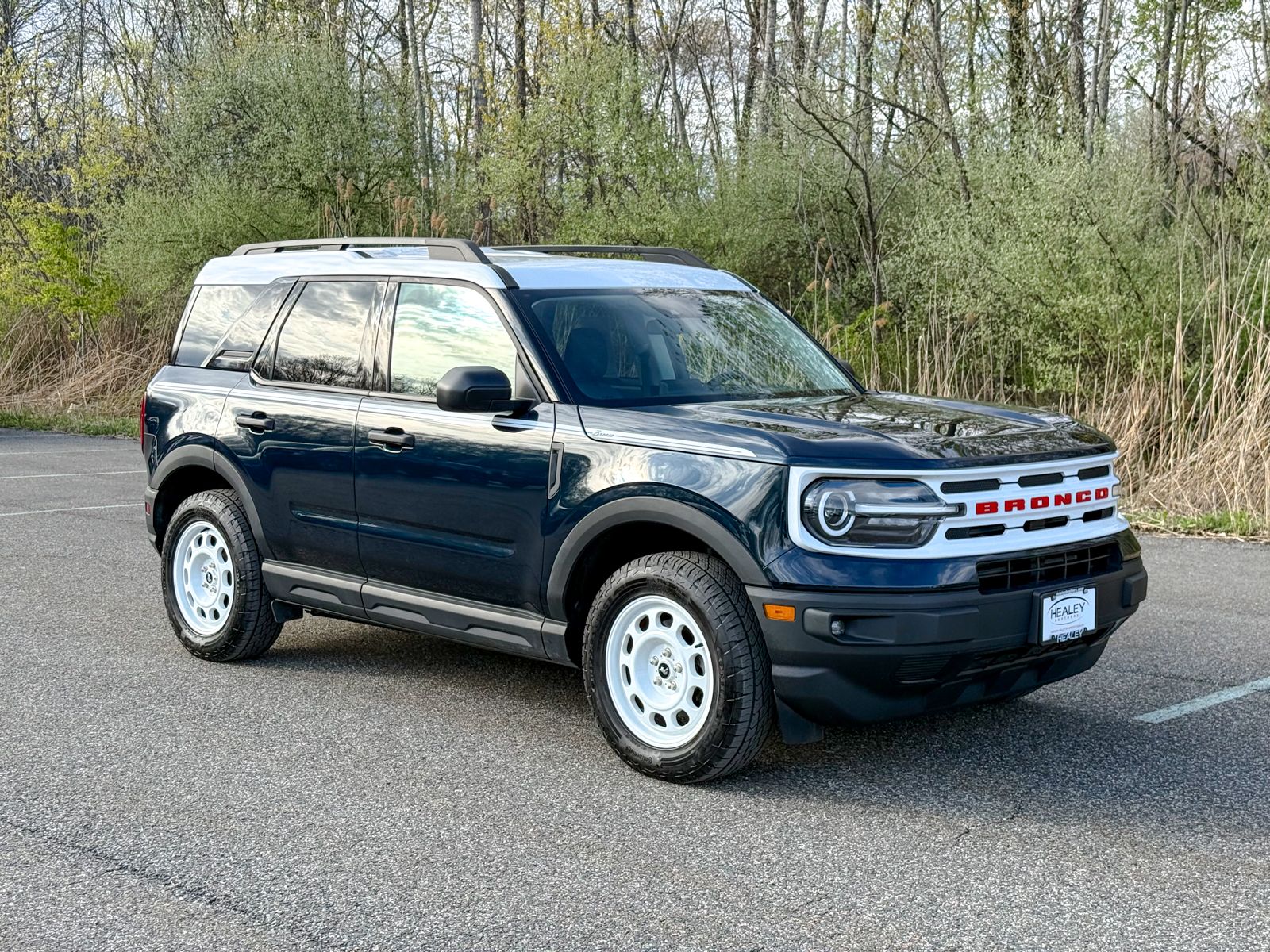 Photo view of 2023 Ford Bronco Sport in Blue