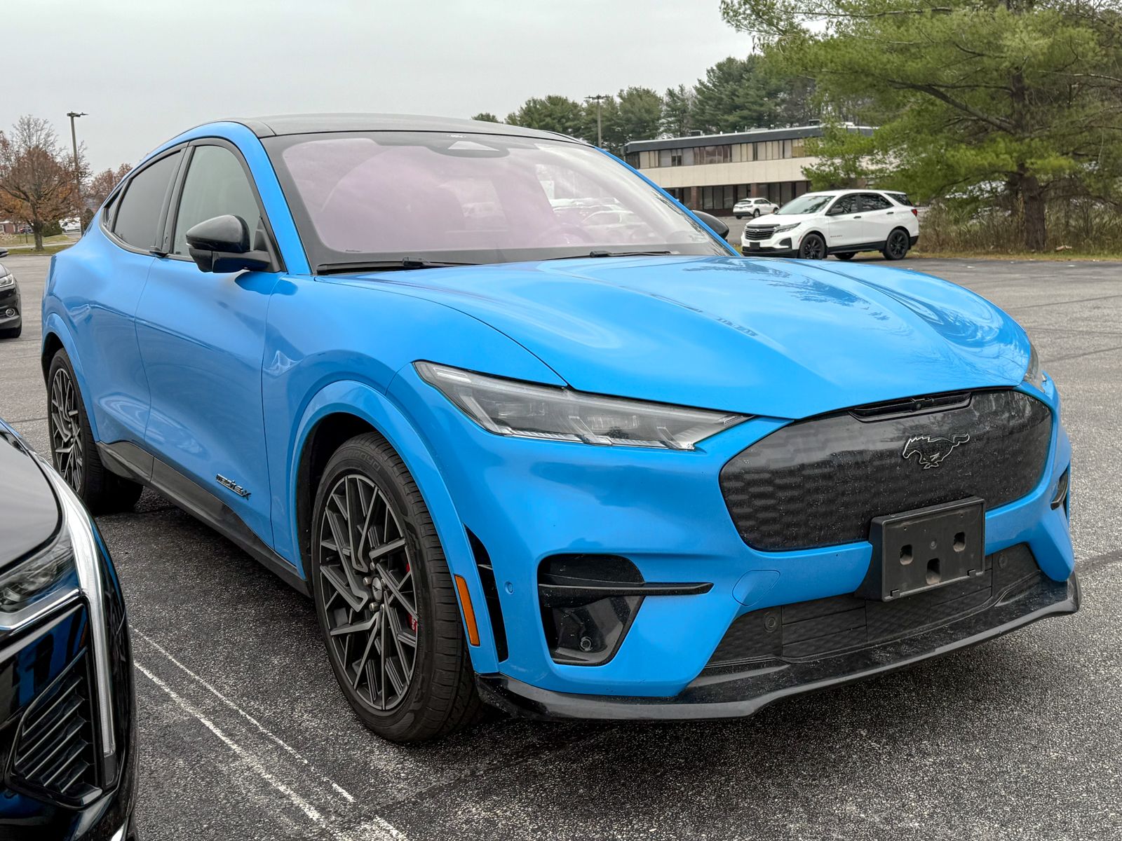Photo view of 2022 Ford Mustang Mach-E in Blue