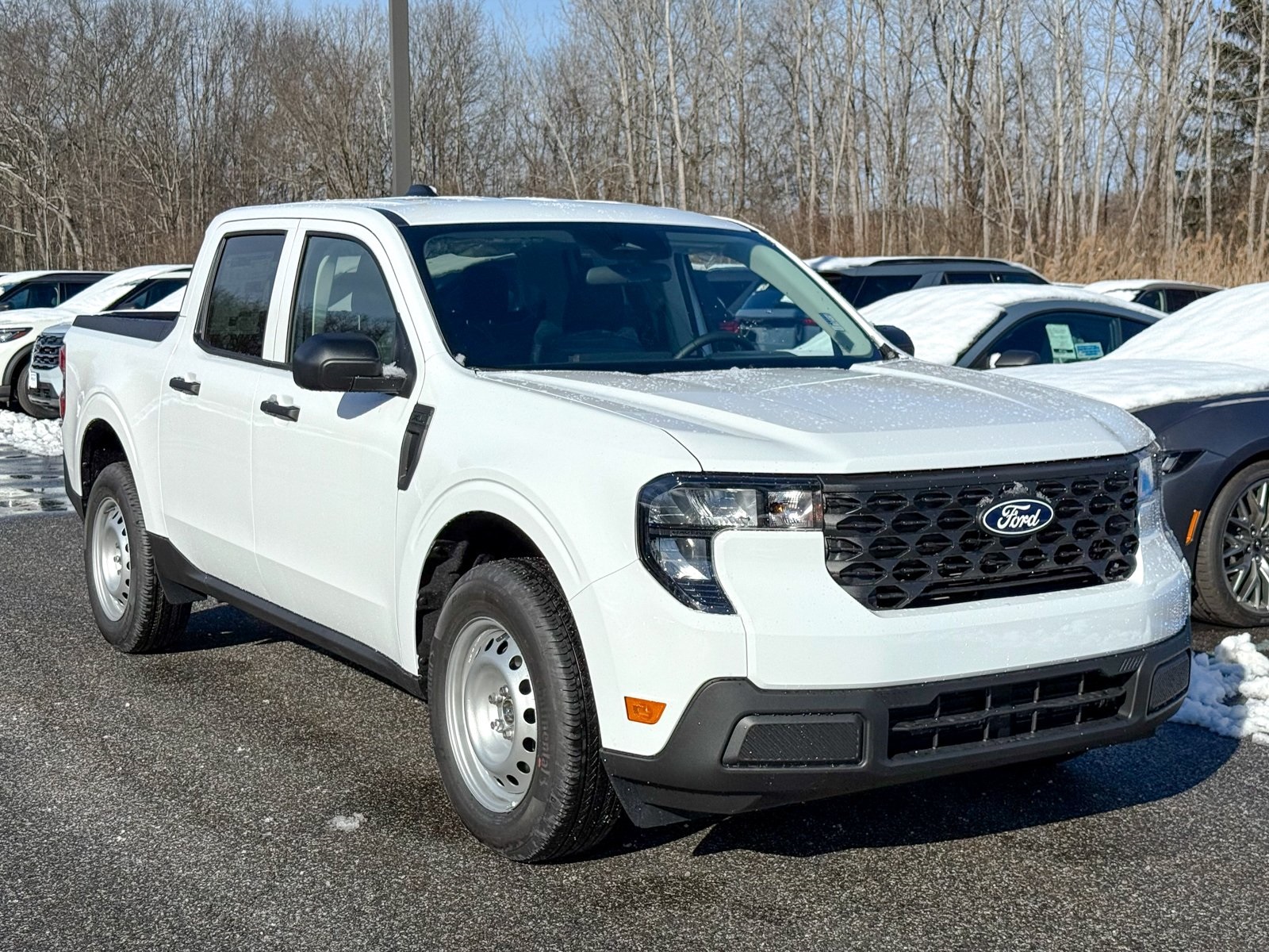 Photo view of 2025 Ford Maverick in White