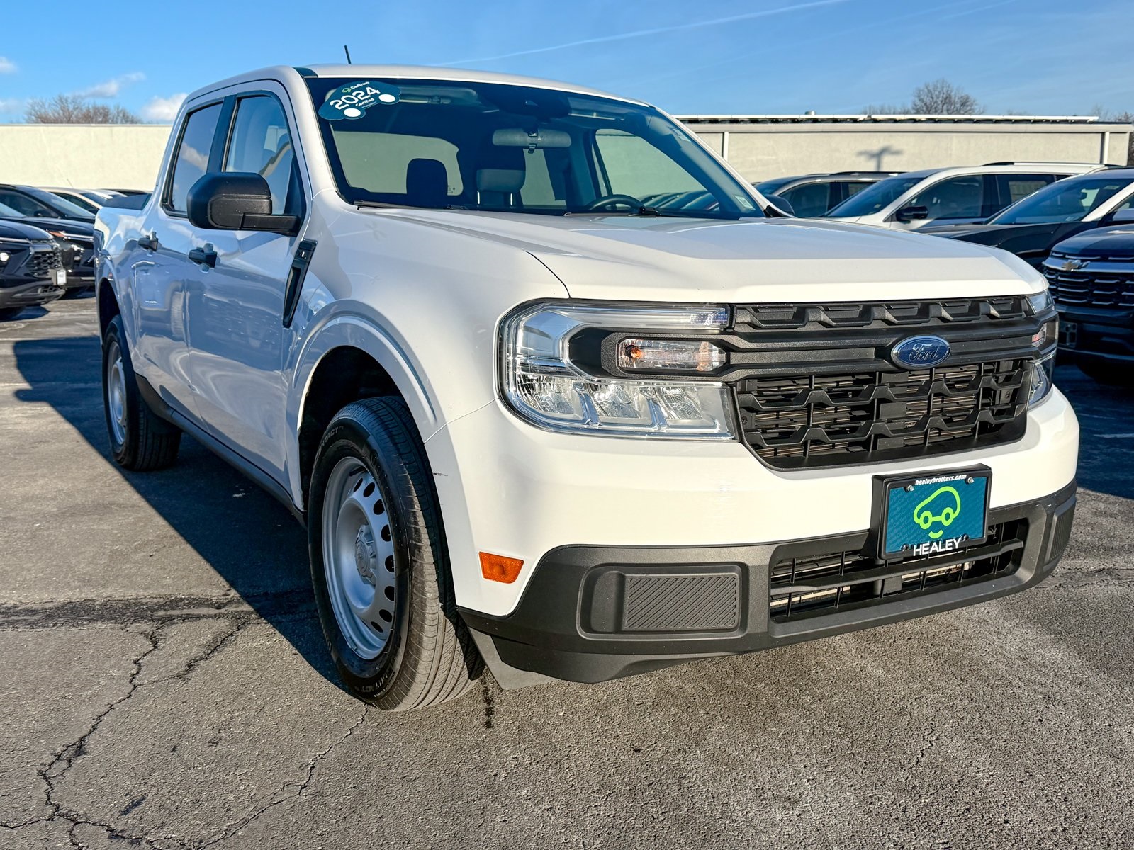 Photo view of 2024 Ford Maverick in White