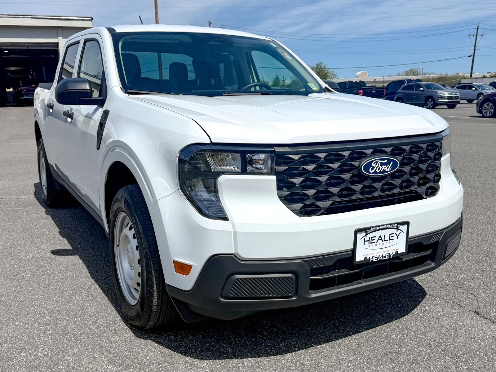 Photo view of 2025 Ford Maverick in White
