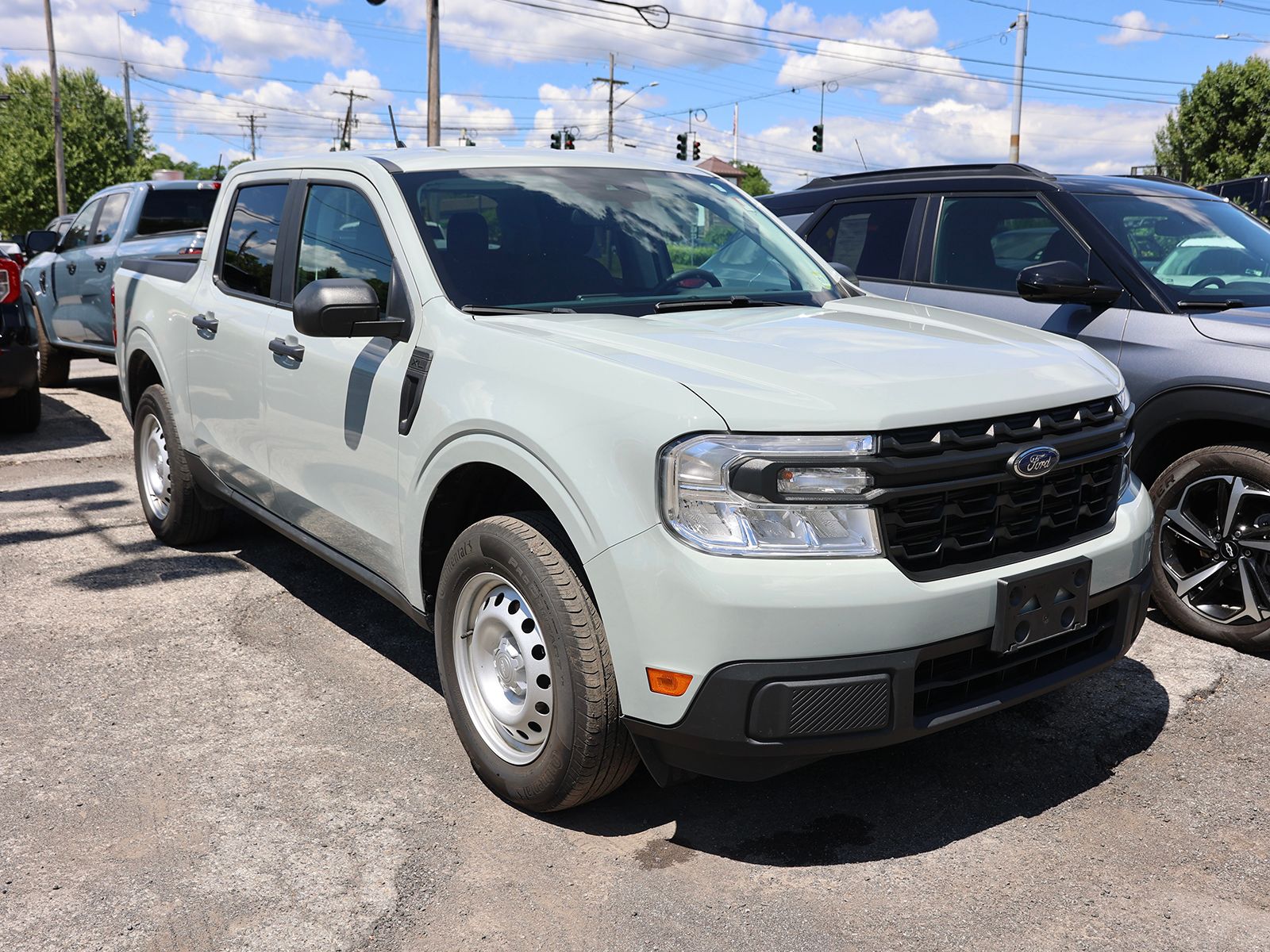 Photo view of 2022 Ford Maverick in Gray