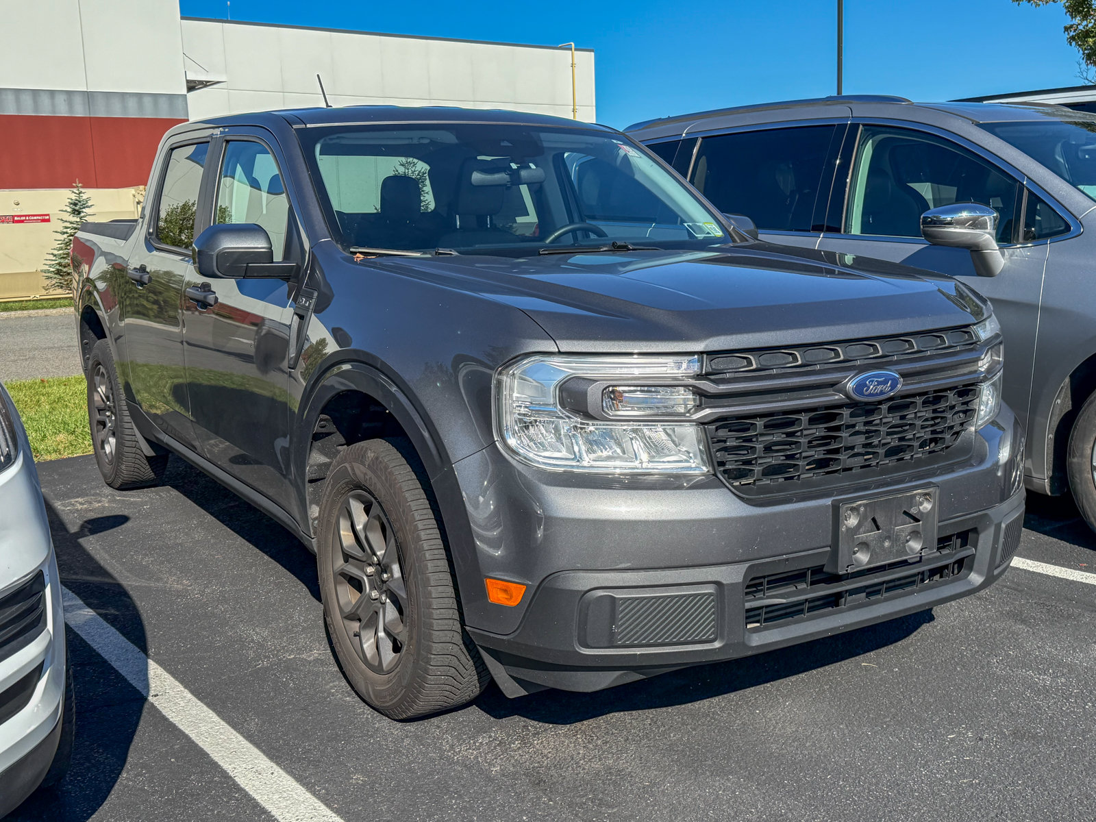 Photo view of 2023 Ford Maverick in Gray
