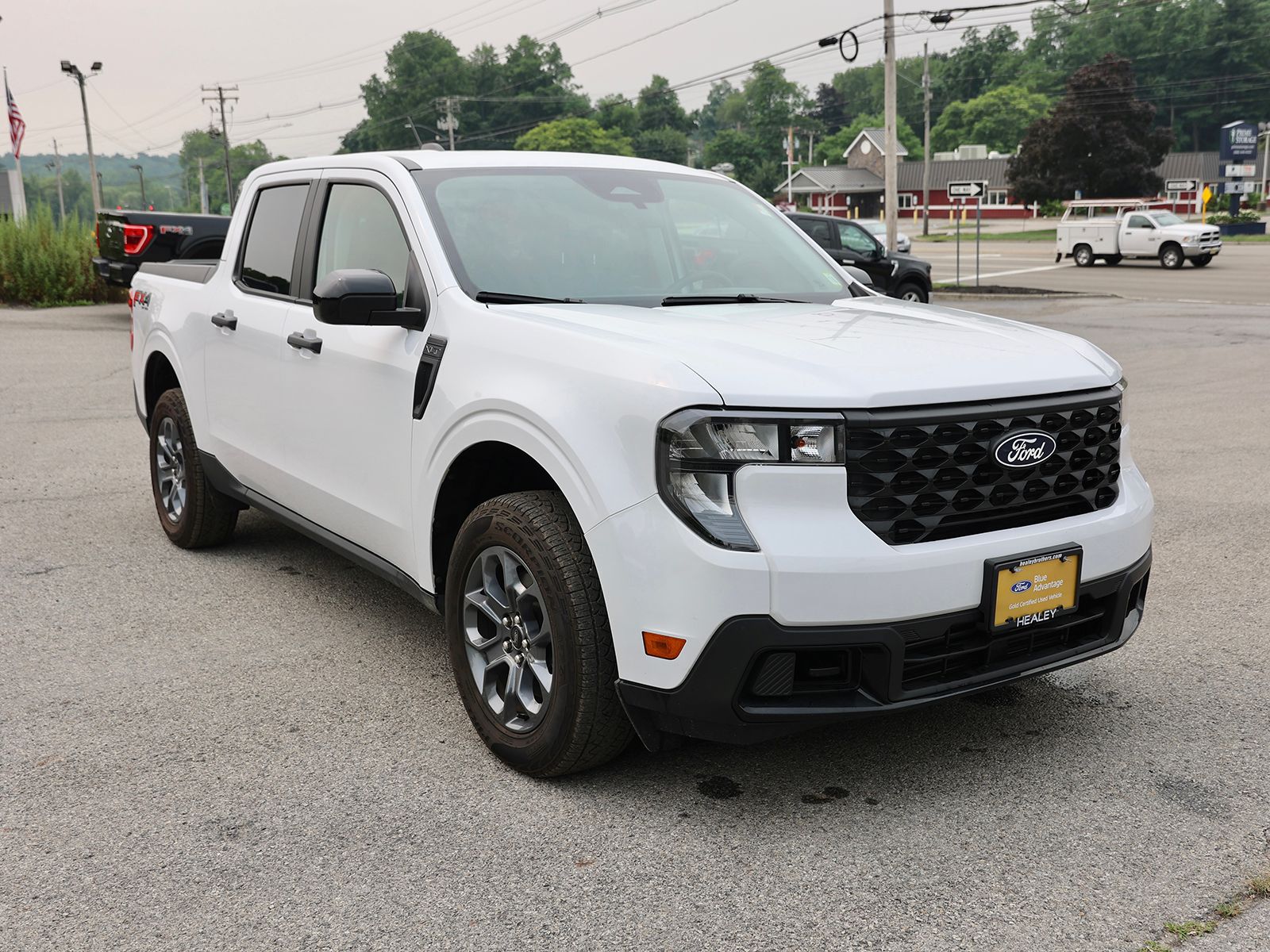 Photo view of 2025 Ford Maverick in White