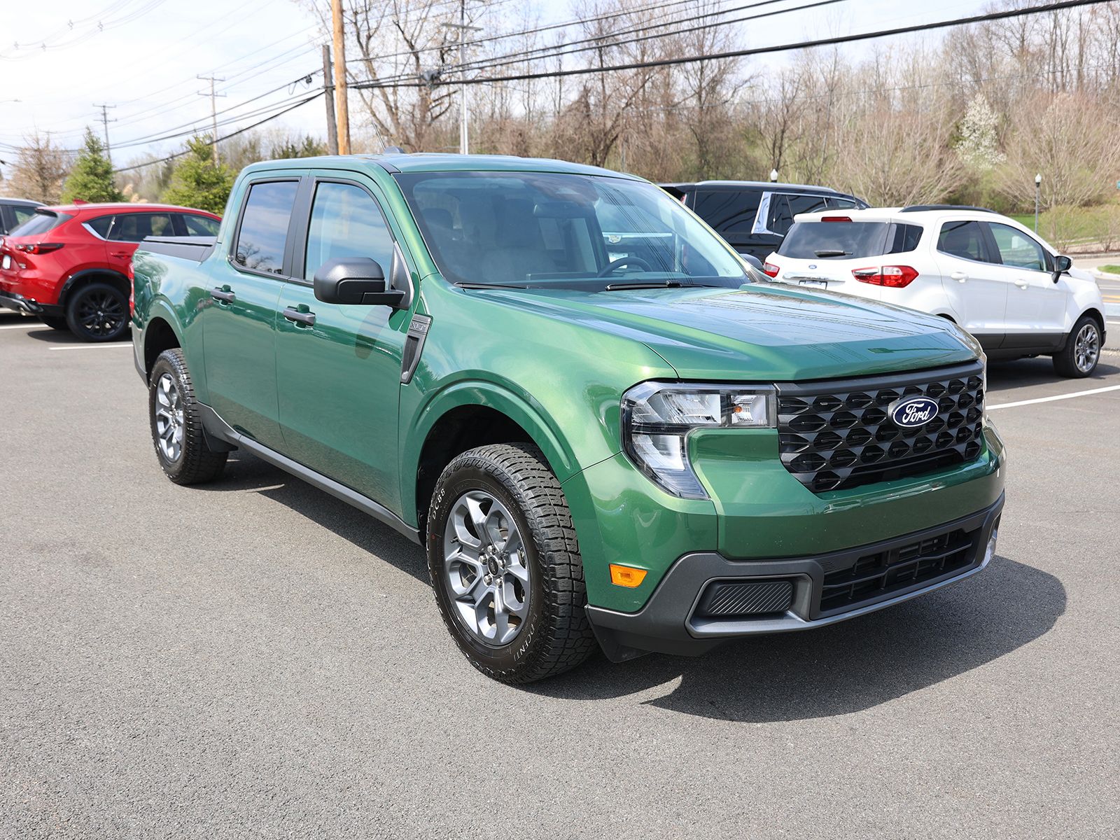 Photo view of 2025 Ford Maverick in Green