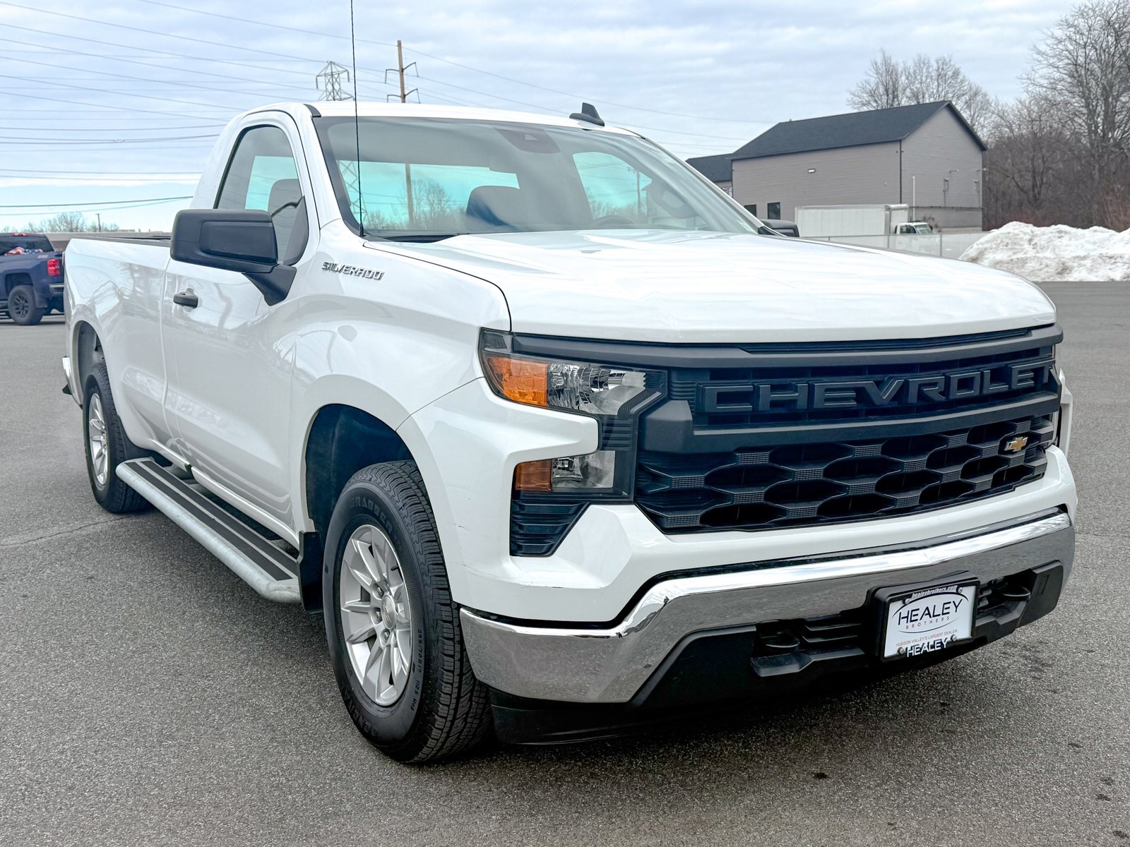 Photo view of 2024 Chevrolet Silverado 1500 in White