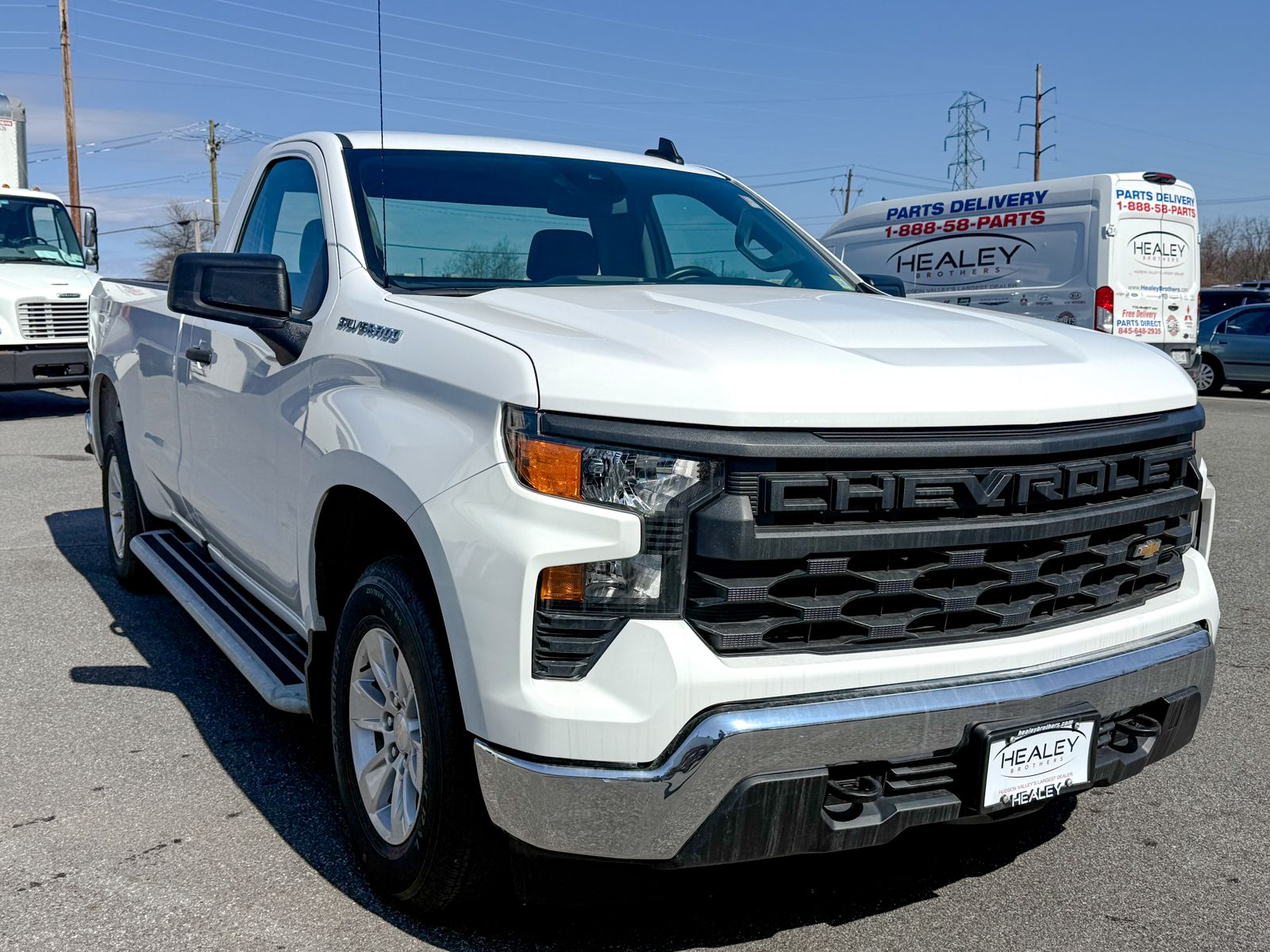 Photo view of 2024 Chevrolet Silverado 1500 in White