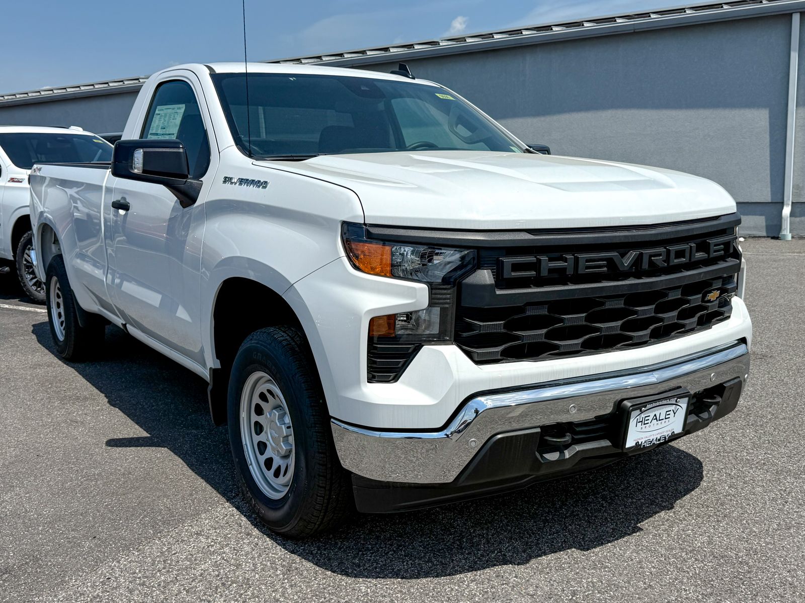 Photo view of 2026 Chevrolet Silverado 1500 in White