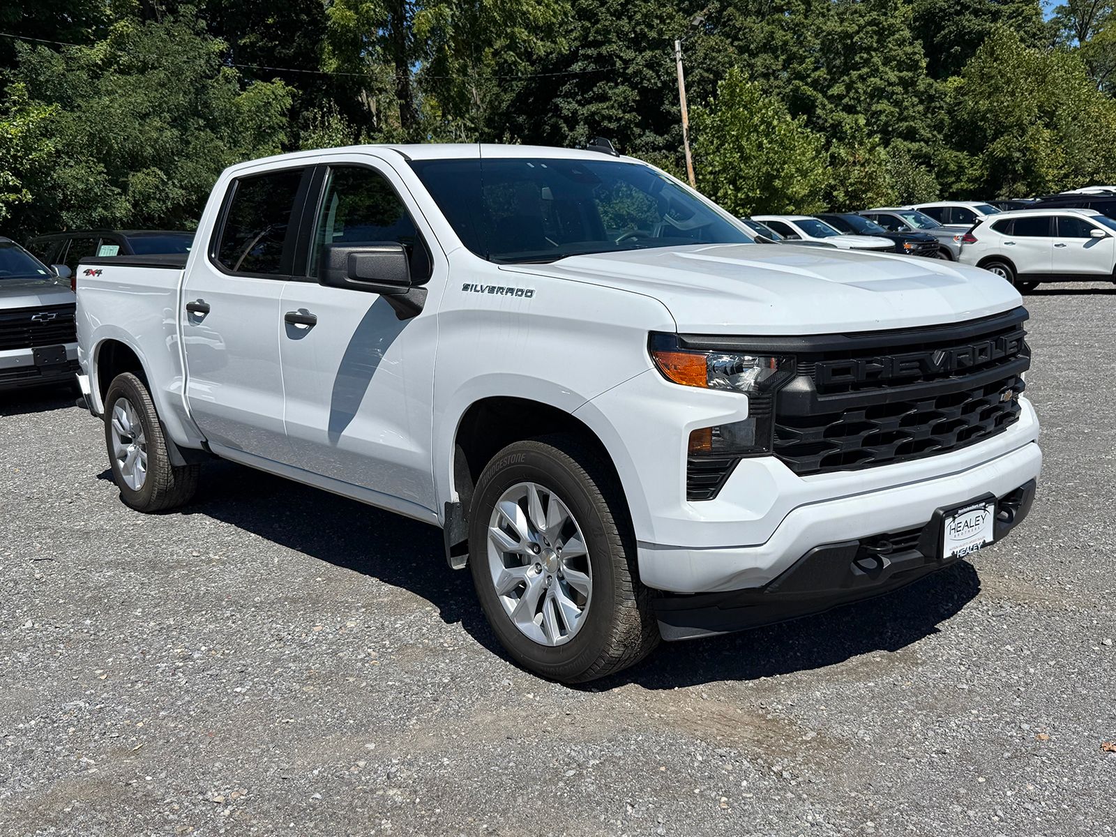 Photo view of 2023 Chevrolet Silverado 1500 in White