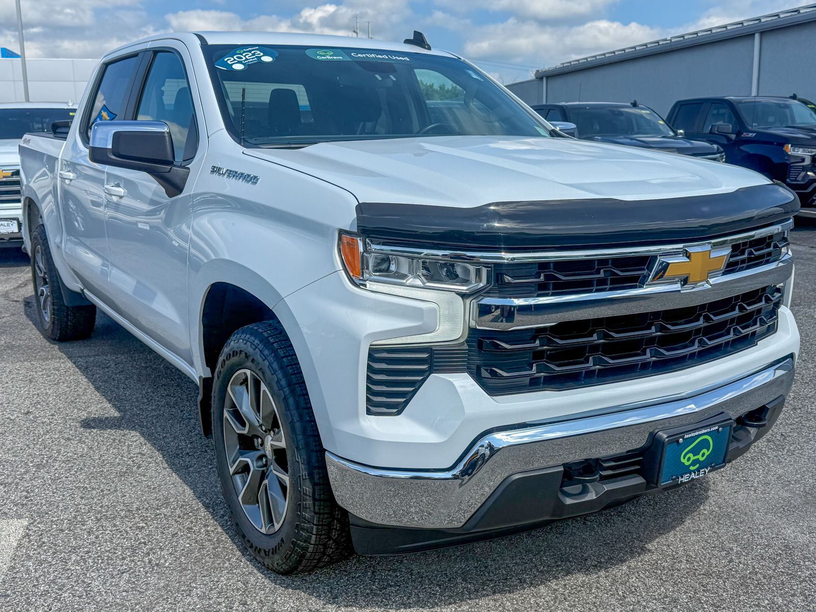 Photo view of 2023 Chevrolet Silverado 1500 in White