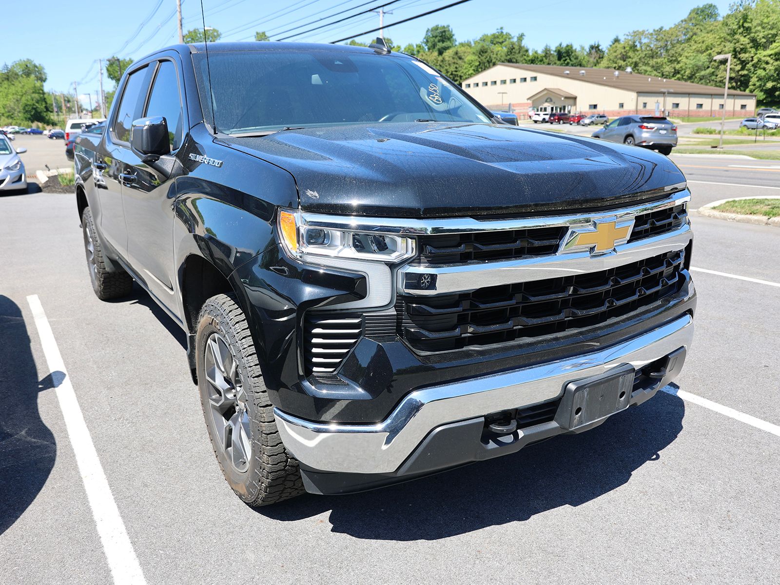 Photo view of 2024 Chevrolet Silverado 1500 in Black