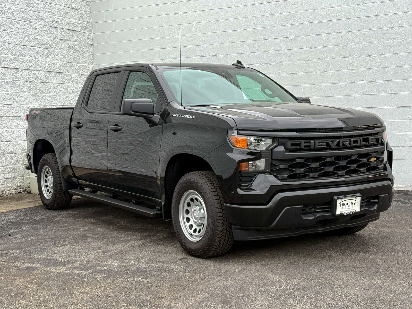 Photo view of 2026 Chevrolet Silverado 1500 in Black