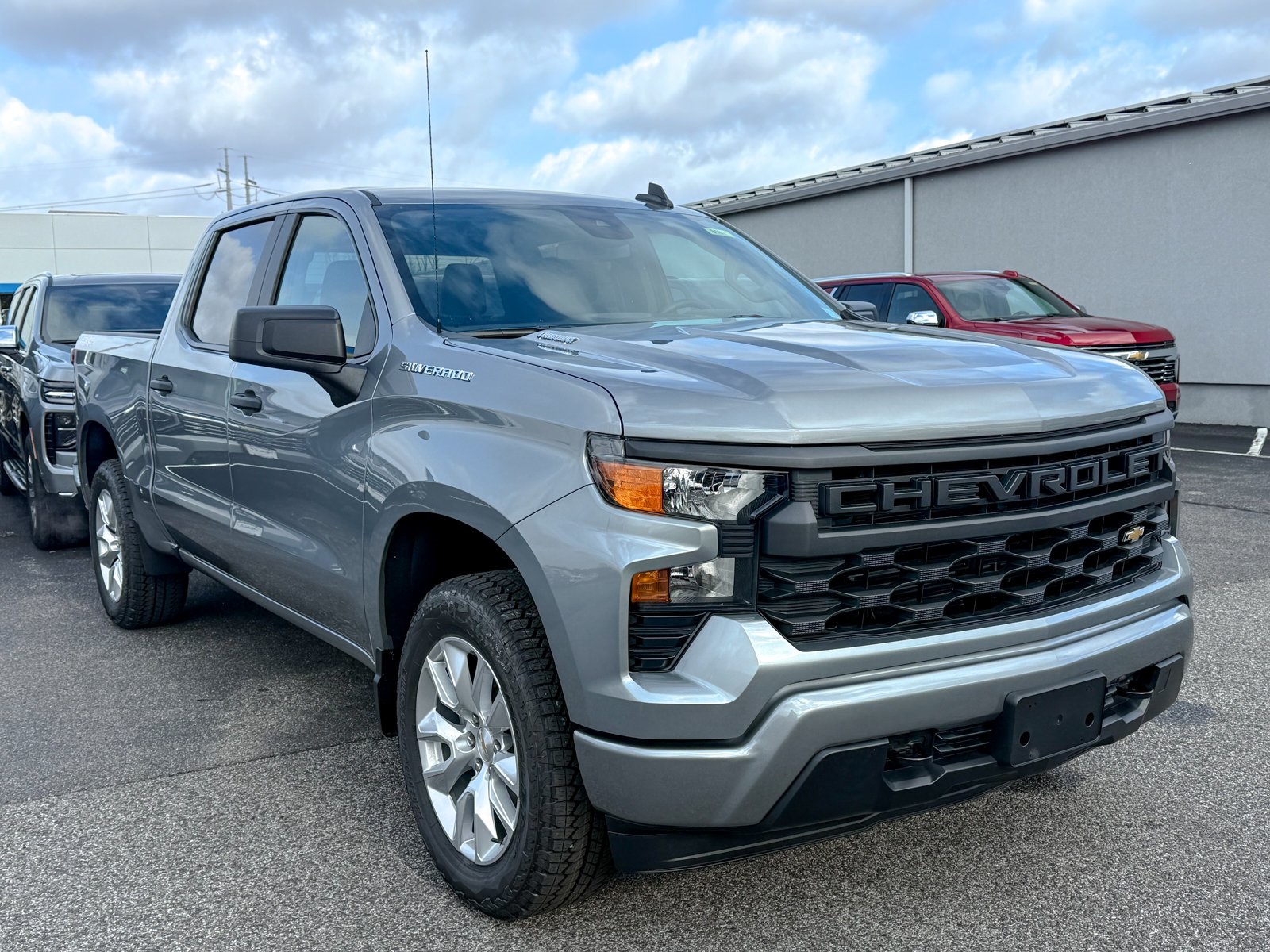 Photo view of 2026 Chevrolet Silverado 1500 in Gray